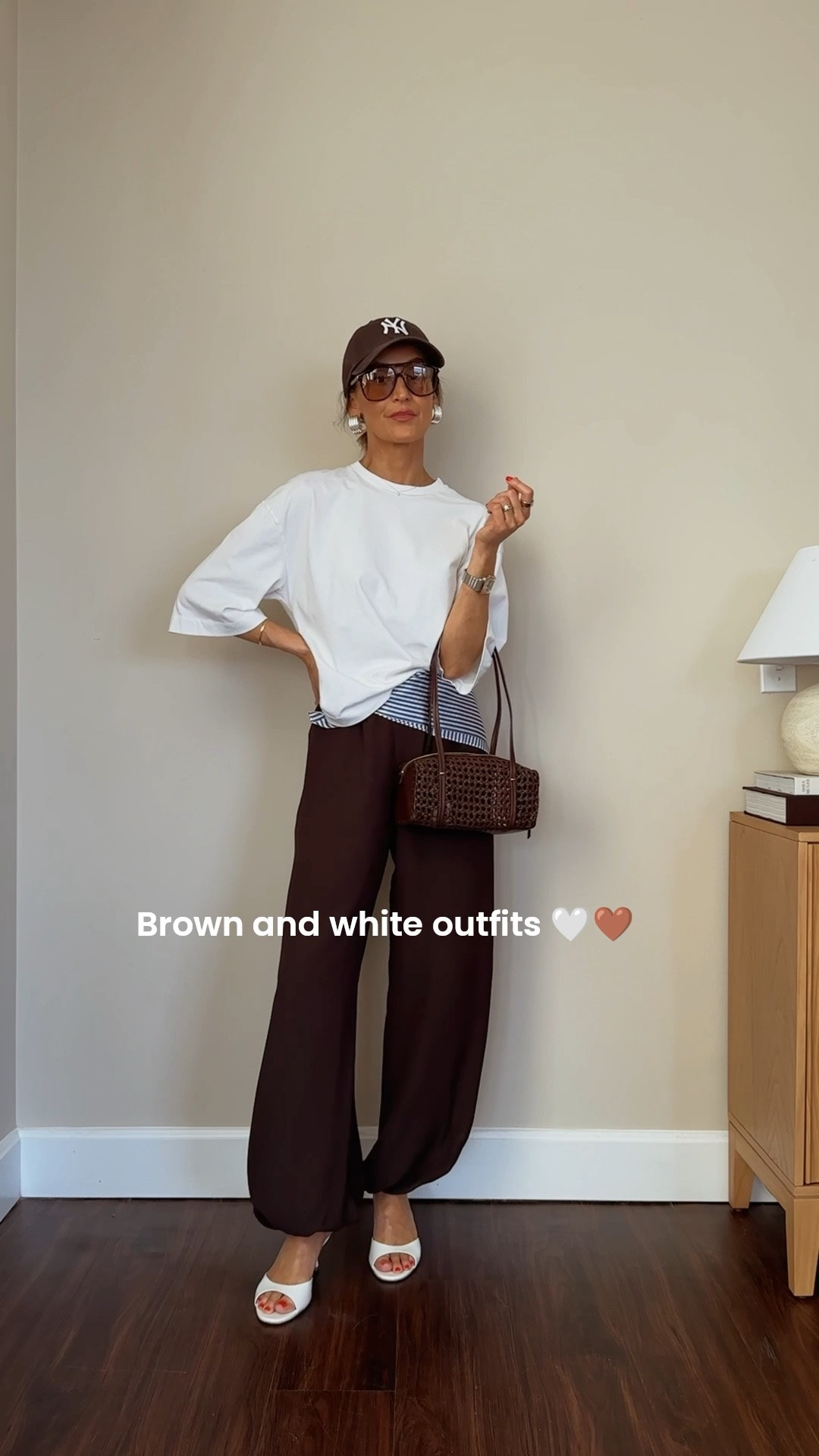 If your summer wardrobe lived in two colors… 🤎🤍

Lately I can’t stop reaching for brown and white, so I styled four looks for your summer plans: rooftop lunch, girls brunch, travel day, and summer dinner ✨

Comment BROWN and I’ll send you all the links

#LTKootd #LTKgrwm #LTKOver40