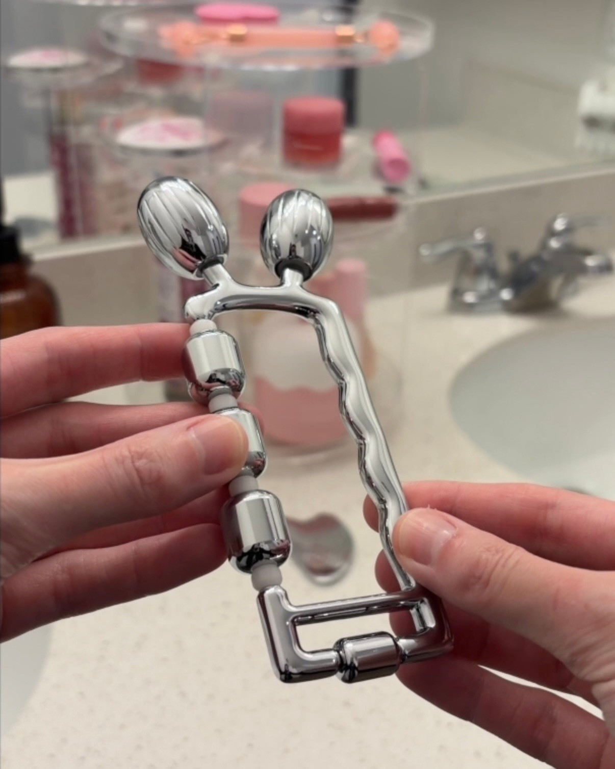 what’s the best post work unwind? my yeamon beauty gua sha and roller! my evening routine doesn’t feel complete until it’s done, and they’re linked on my ltk ✨ #ad 

#LTKselfcare #LTKgrwm #LTKBeauty