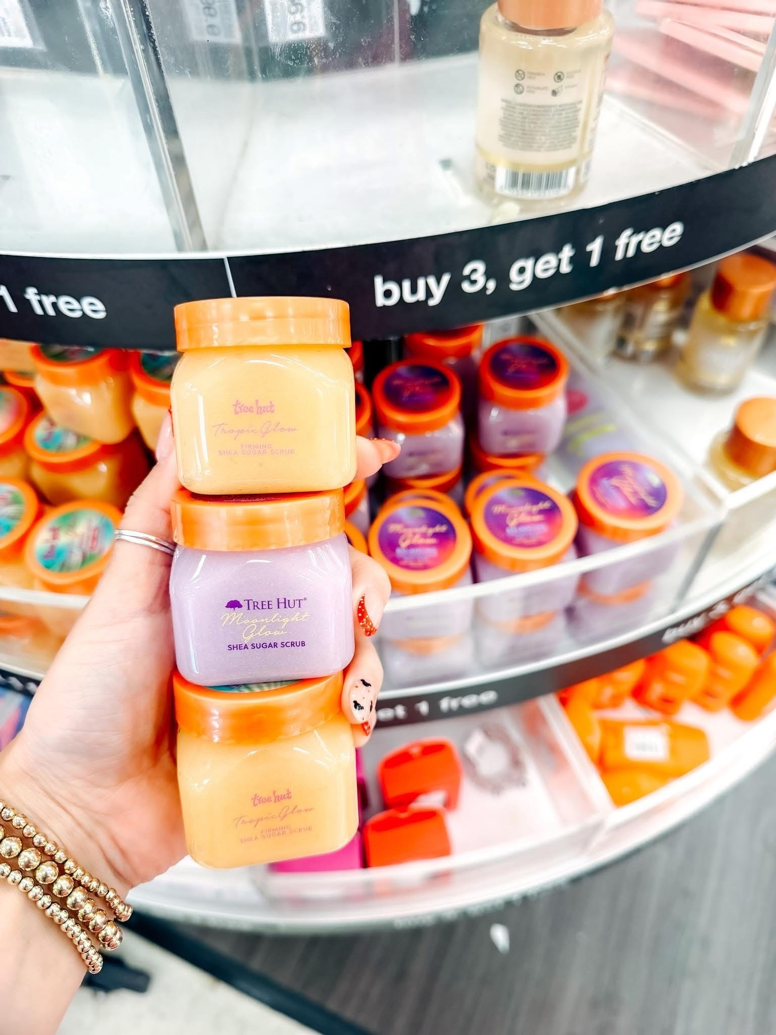 These mini Tree Hut sugar scrubs are ADORABLE 🧴✨💖 perfect for travel, gym bags, or just trying out all the scents without committing to the big size!! So cute, so practical, and they leave your skin feeling SO smooth 😮‍💨🍑

Tree Hut + Walmart is honestly a dangerous combo for my cart right now 😂🛒

#TreeHut #MiniFinds #SugarScrub #TravelSize #BodyCare #SelfCare #Target #TargetFinds  #SkincareRoutine #BathAndBody #SoftSkin #BeautyFinds #AffordableBeauty #SummerGlow