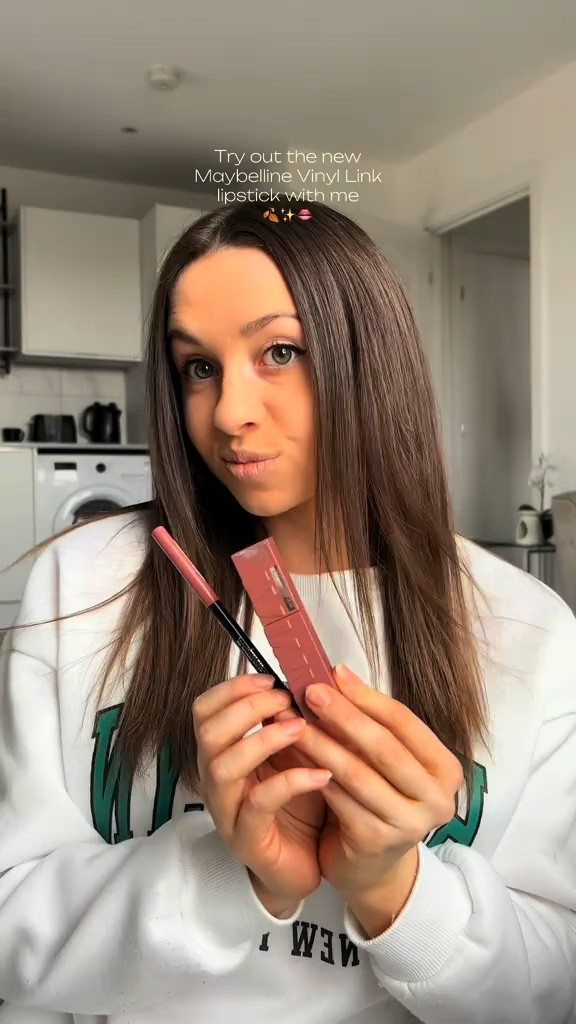 My new fav autumn lipstick - shade 35 cheeky 🍂✨👄

#maybelline #vinylinkmaybelline #maybellinevinylink #autumnlipstick
#autumnlips #falllipstick

#LTKgiftguide #LTKbeauty #LTKsale