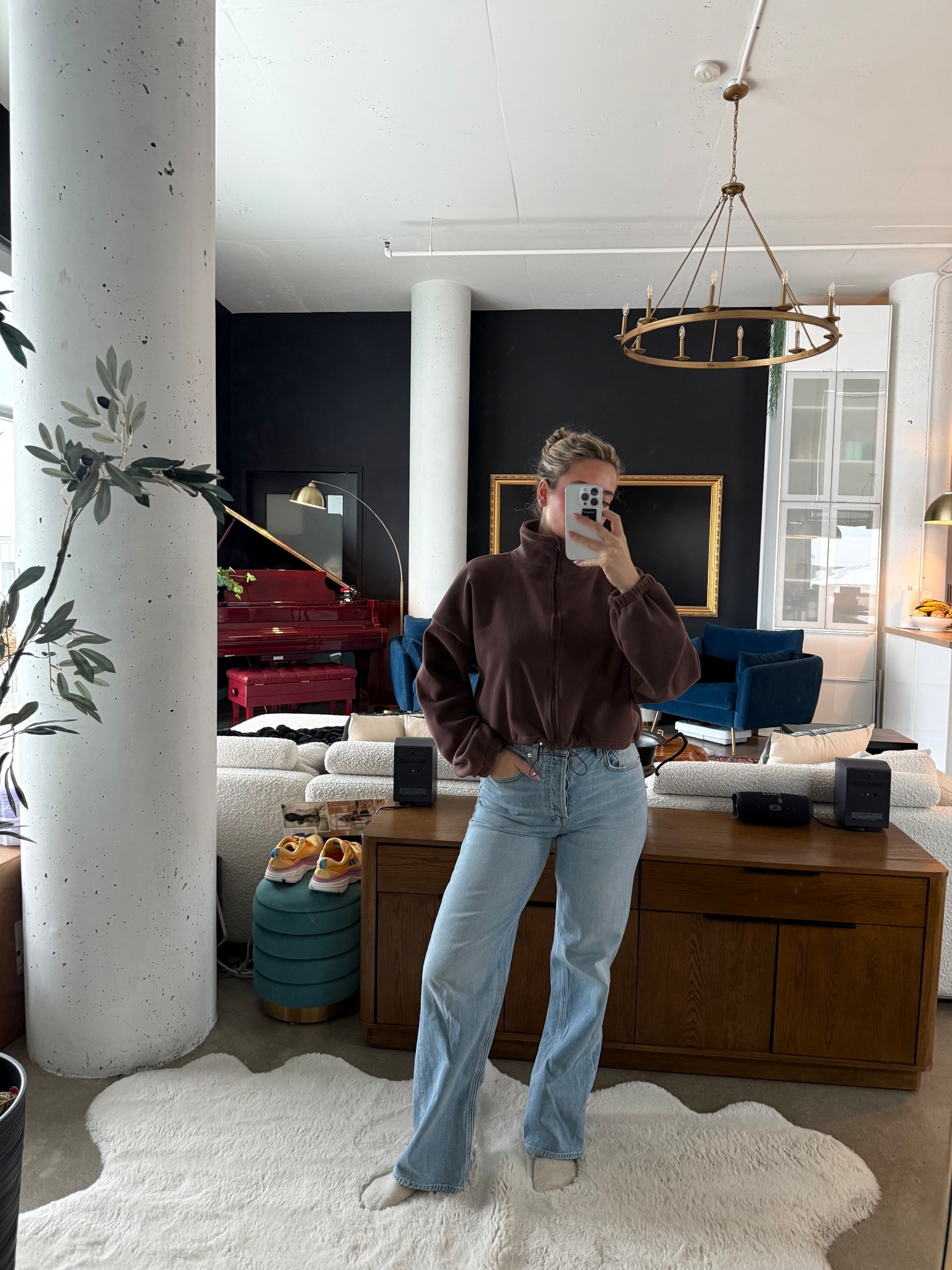 Casual but cute OOTD I’m wearing a size 27 in jeans (they are on sale!) and a size small for the fleece jacket 