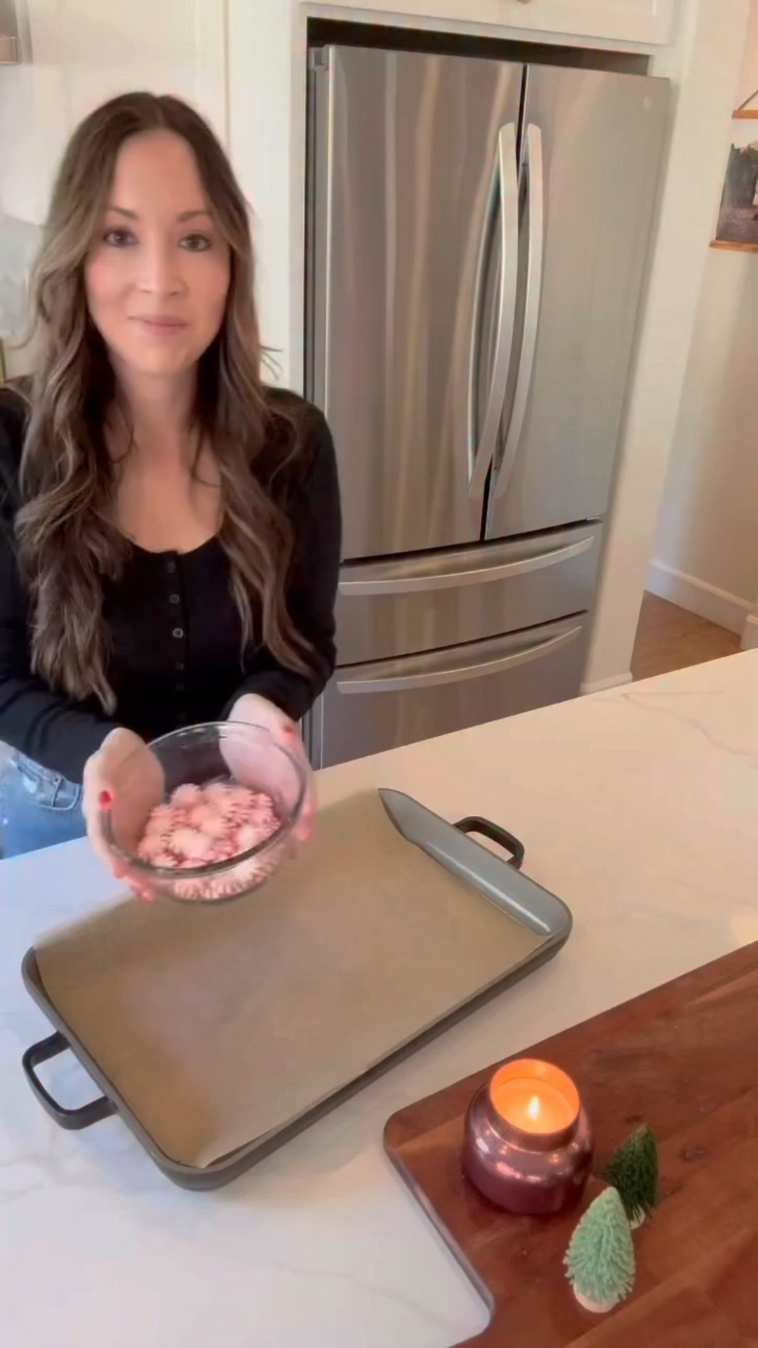 I love the classic Christmas colors and this DIY candy dish was so fun!

Arrange your peppermint candies in a circle. Bake in a 309 degree oven for about 10 minutes or until the candies are melting together. Take out of the oven let cool for about 1 minutes before transferring onto a bowl. Let cool completely before removing the parchment paper. 

I hope you enjoy! 

#adaydreamblog #christmas #christmasdiy #peppermint #peppermintcandy #diy #diybowl #christmasdecor #candydish #fun #starlight #mom #mompreneur