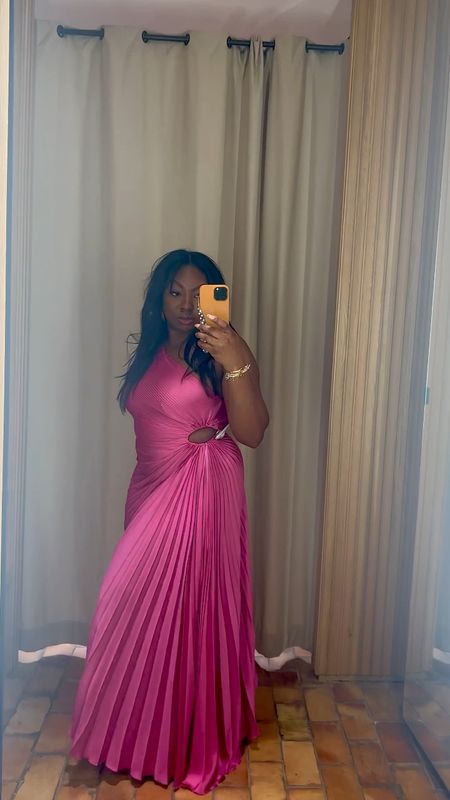 Wedding Guest Outfit Idea🥂✨💕[save For Inspo]

A long, flowing, lightweight, pleated, bright (other colours), asymmetric, cut out, modern evening dress.. yet it’s so timeless… 

It’s honestly so nice to have bits that make me feel confident and comfortable. Want to see how I style this?

Pink evening dress 💕✨

#weddingguestoutfit #bridesmaidoutfit #eveningdresses #style #size16 #curvyfashionblogger#LTKcurves

#LTKeurope #LTKstyletip