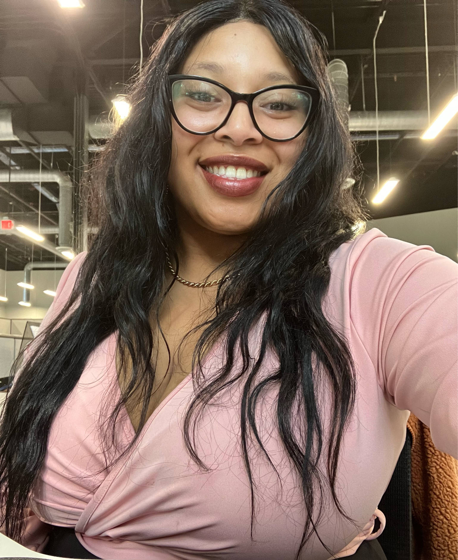 🔟 out of 🔟 
Highly recommend this form fitting wrap dress #amazonfinds #workclothes #corporatewear #corporateoutfit #outfitoftheday