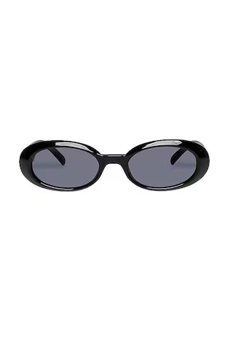 Le Specs Work It! in Black & Smoke Mono from Revolve.com | Revolve Clothing (Global)