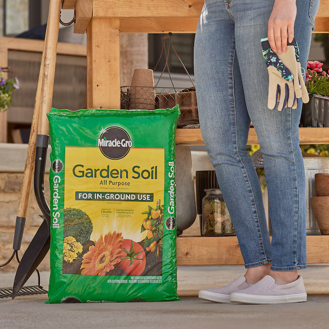 Miracle-Gro In-Ground Use 0.75 Cubic feet All-purpose Garden soil | Lowe's