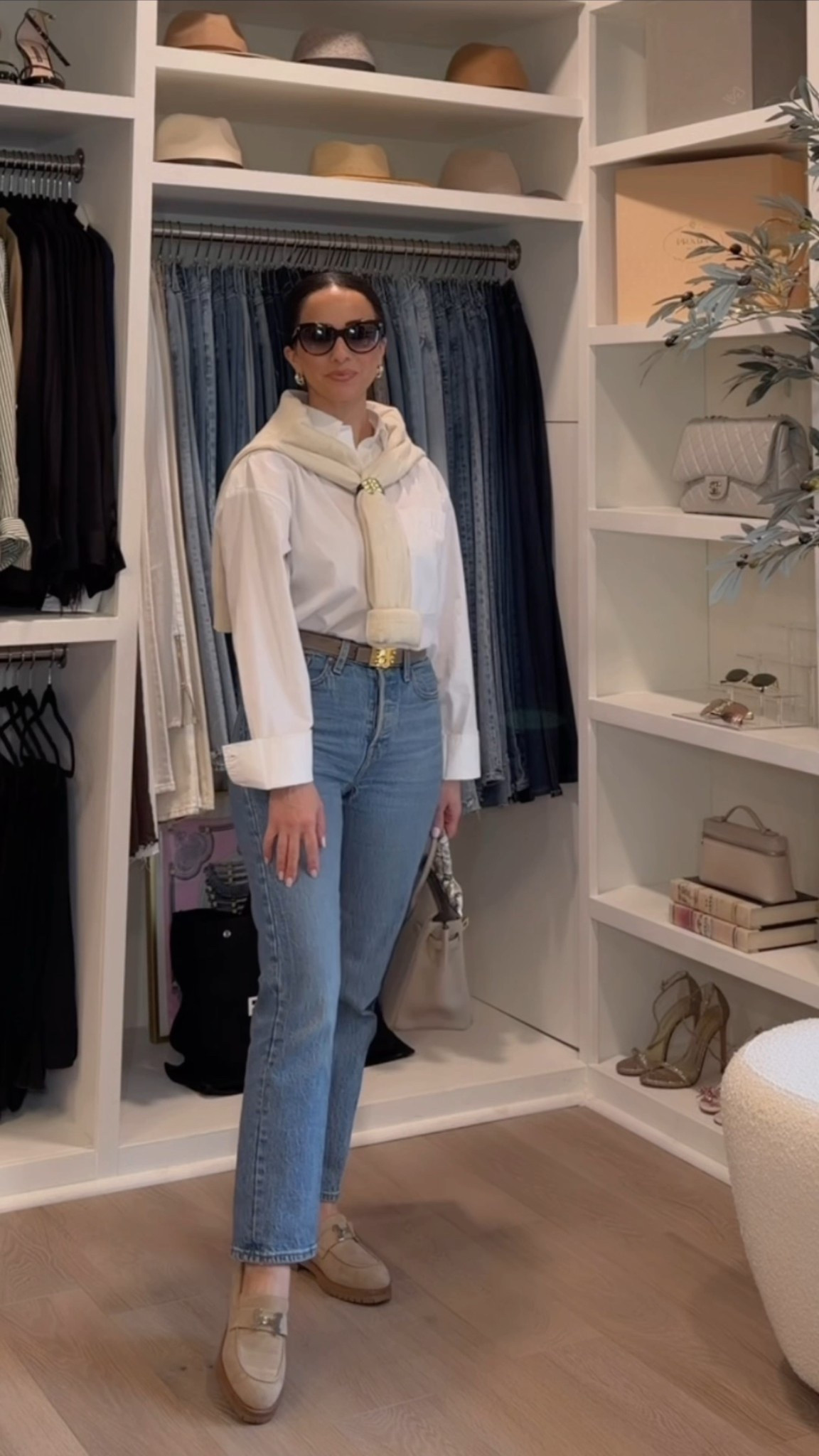 Classic and easy spring fashion outfit inspo! Easy pieces from my closet…

Jeans size: 24 
Top size: Xxs 

Rita salmo | Levi’s | spring fashion | classic looks 

#LTKOver40 #LTKPetite