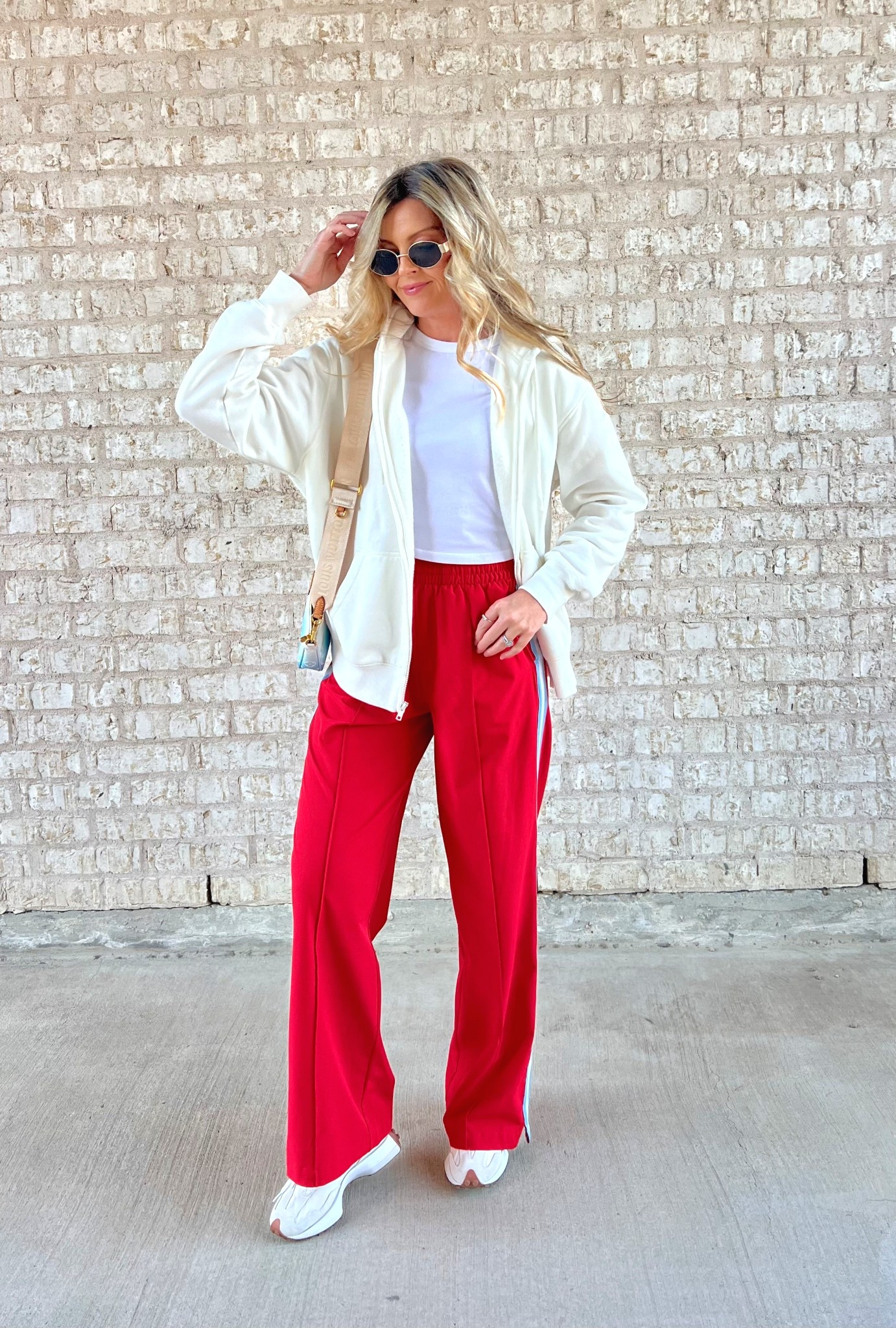 🤍❤️🤍 







#streetstyle 


#LTKOver40 #LTKActive