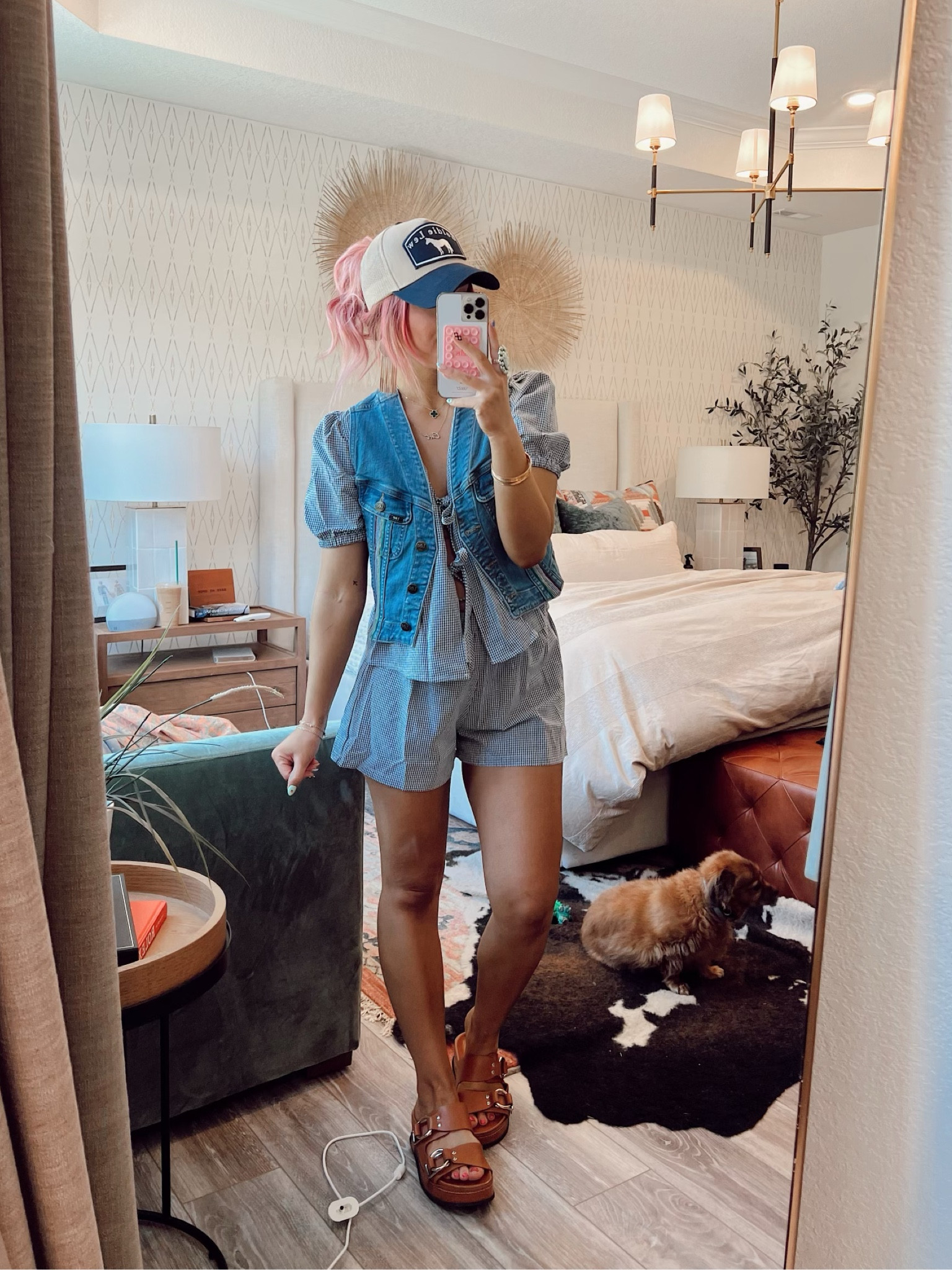 Set- Amazon
Vest- Levi’s
Shoes- old Dolce Vita 
Hat- Goldie Lew


#LTKShoeCrush #LTKSeasonal #LTKStyleTip