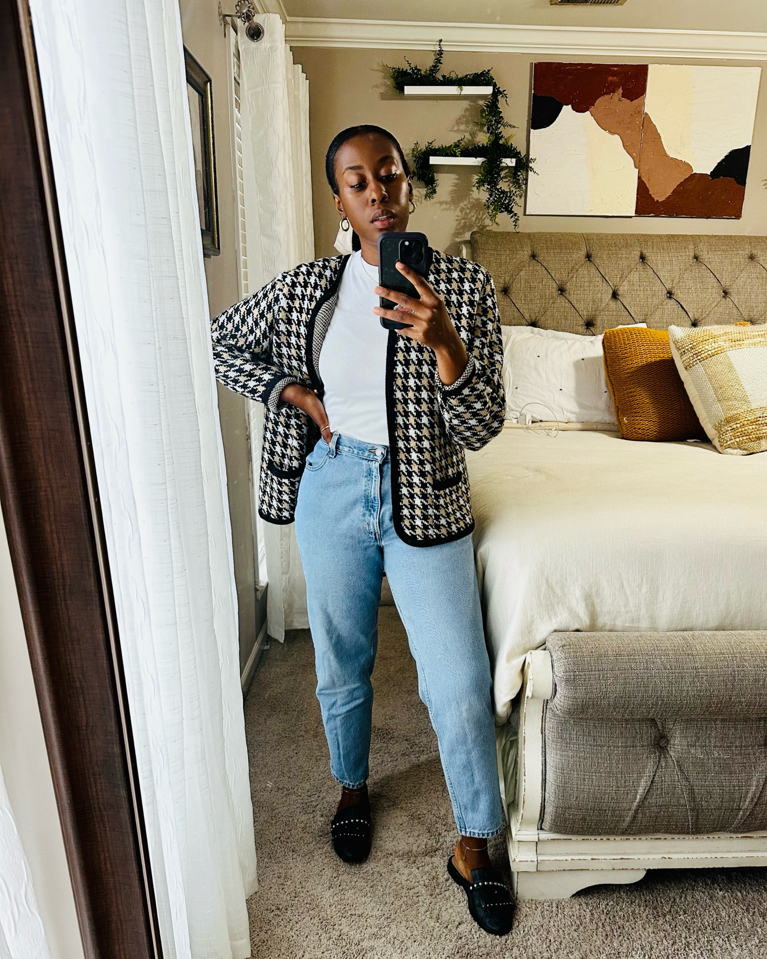 Can plant moms wear “mom jeans” too?! 😆😅 Mom jeans, my most versatile pair of jeans. Great for a casual office day! Mine are thrifted Levi’s but see some similar jeans below. #MomJeans #Levis #Workwear #Casual

#LTKFind #LTKworkwear #LTKstyletip