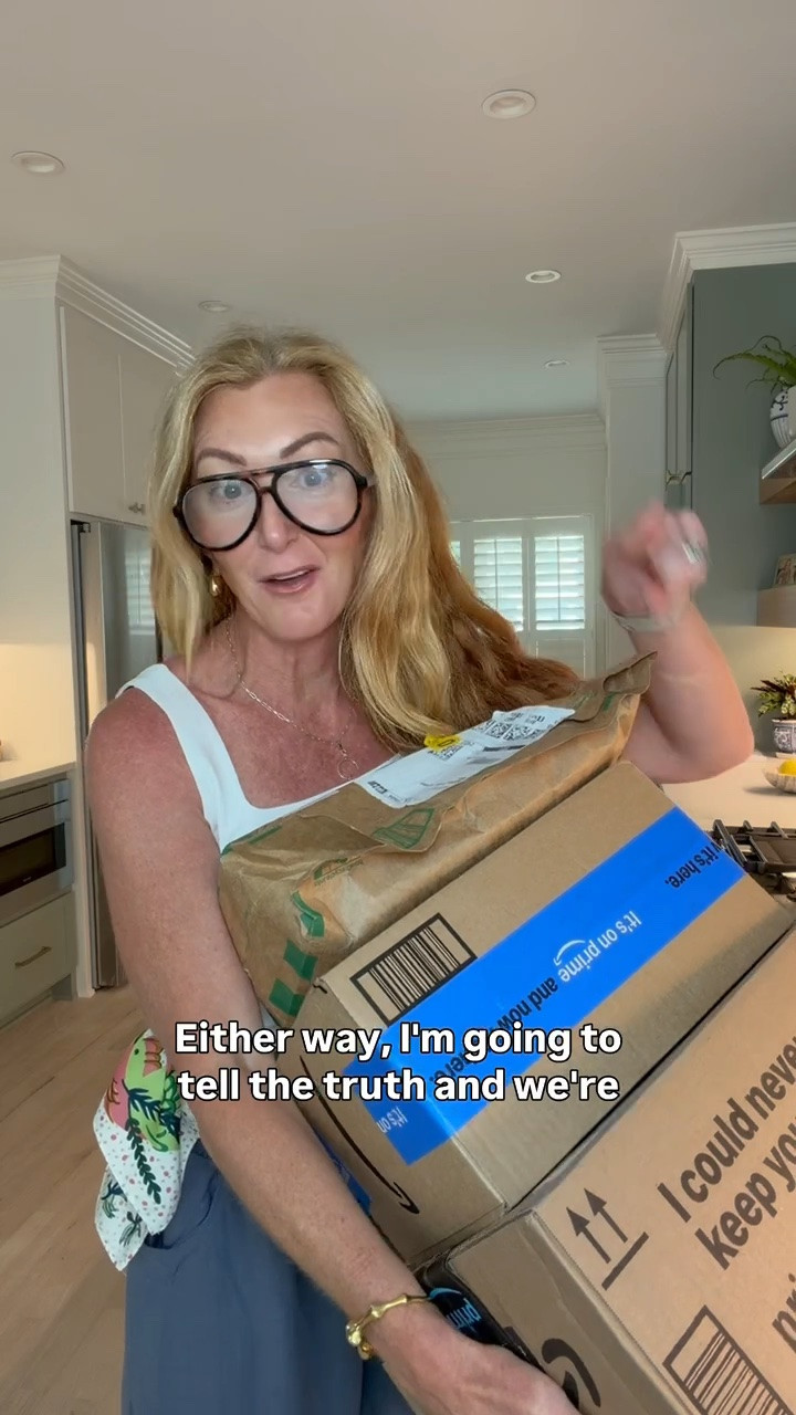 This unboxing has a little bit of everything, and there are several things I’m genuinely excited about 👀

A few great travel finds, some really chic summer pieces, and an accessory that looks far more expensive than it is. There were definitely a few standout winners in this one.

As always, I’m sharing what’s worth adding to cart and what I’d skip.

All links are commissionable

#amazonfinds #over40style #midlifefashion #summerstyle #travelfinds

https://urlgeni.us/amzn/adnYCH

#LTKdayinmylife #LTKOver40 #LTKSeasonal