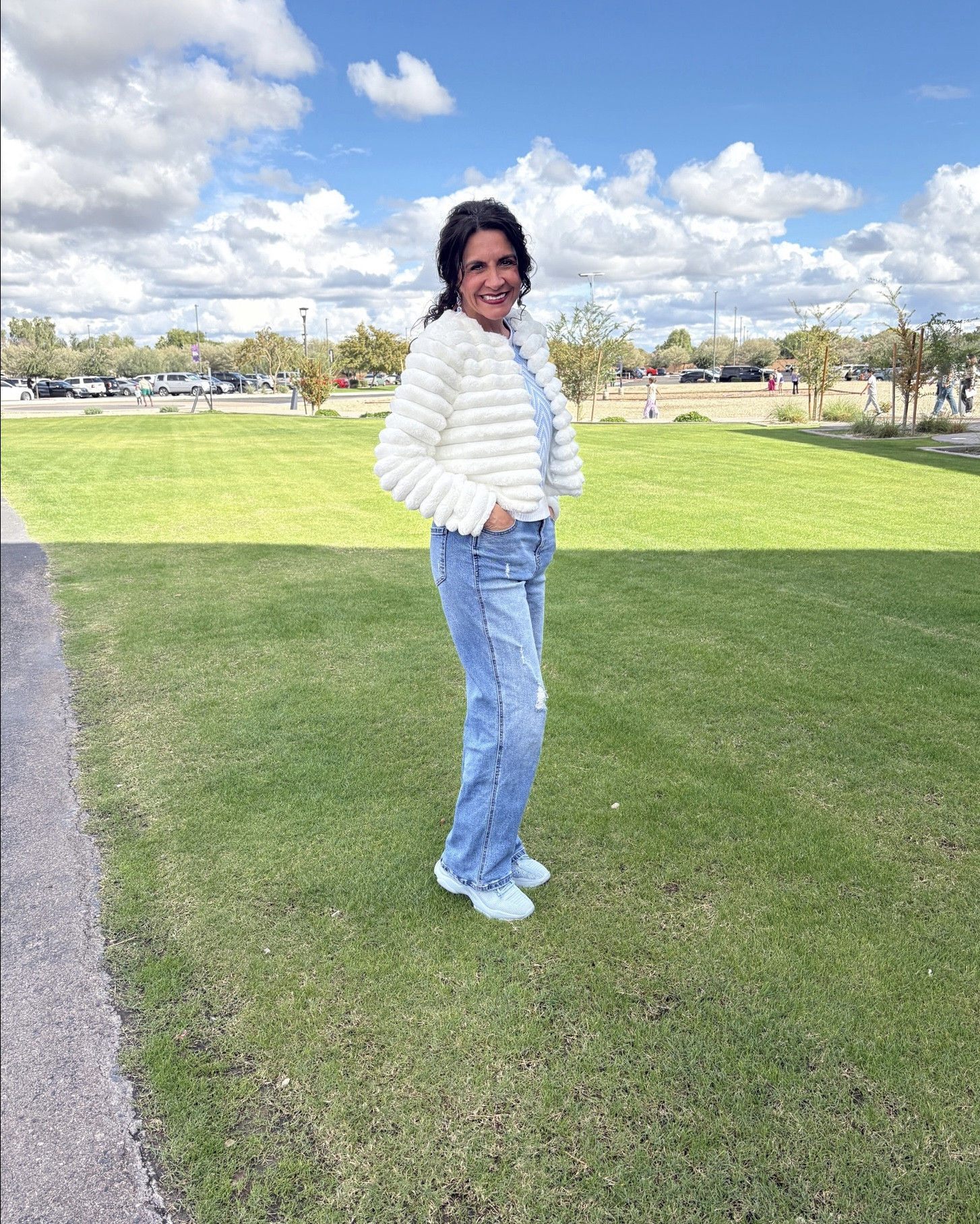 Pretty skies, cute casual outfit… ETA: me pretending I’m early when I’m actually late for church again 😂⛪️

Drop a 🙏 if you can relate? 🤪

#Sundayootd #nancyluxelife #fashionforless #casualsunday #fashionover50

#LTKSaleAlert #LTKFindsUnder50 #LTKootd