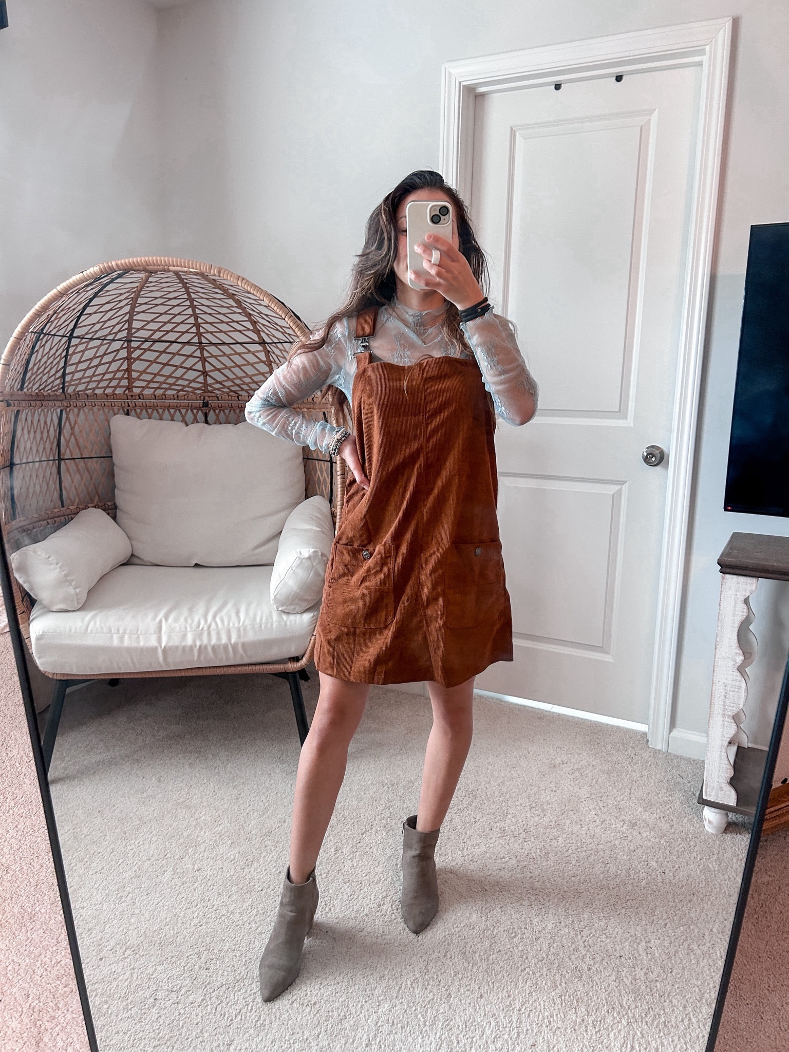 One overall dress three ways! 
I love how easy it is to style overalls and this dress one is perfect for any season! 

#LTKstyletip #LTKfindsunder50