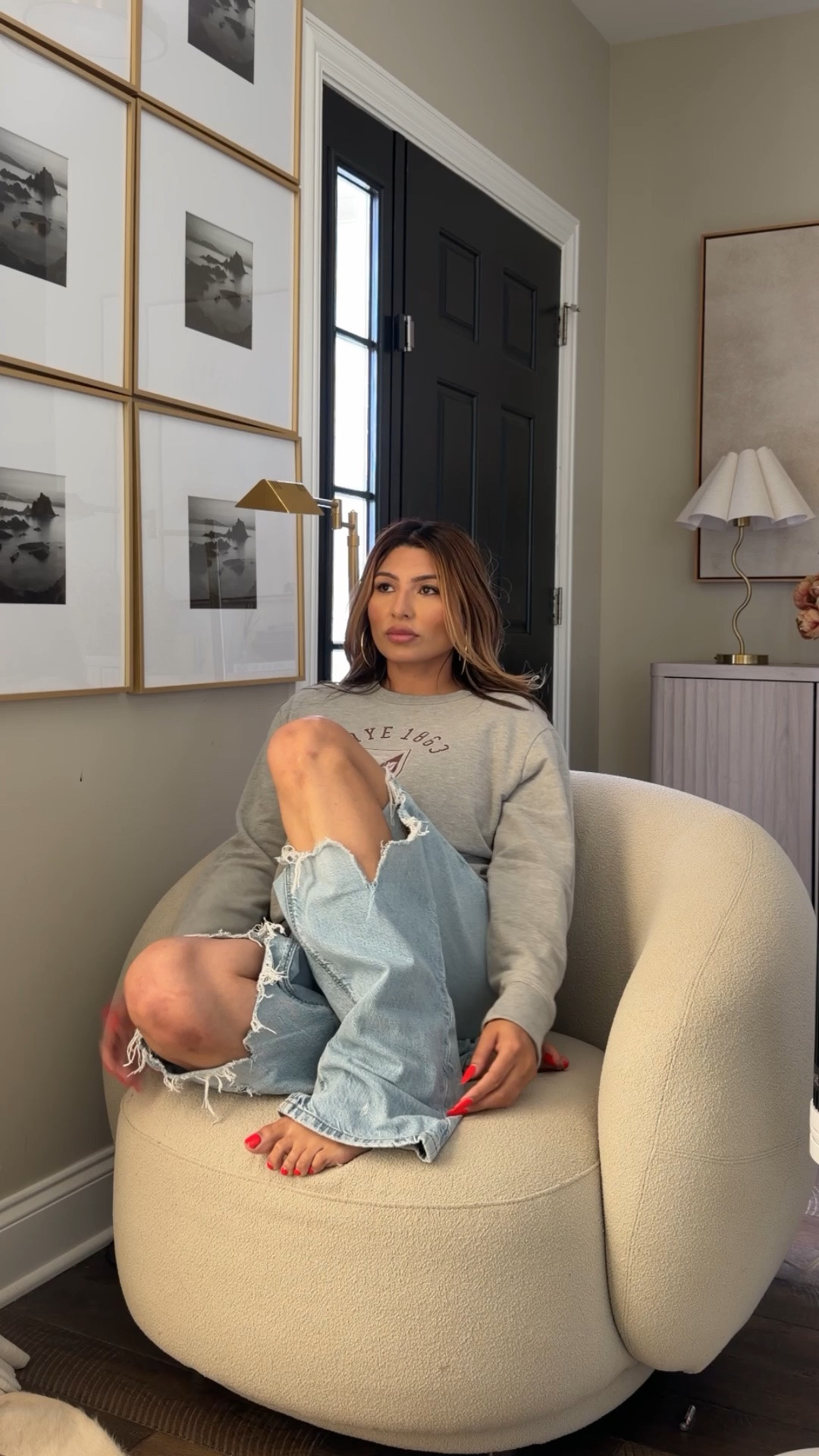 Comfort, wherever I’m spending the day. 🤍 From the sitting room to the living room and into the bedroom, this @Levoit tower fan makes it so easy to bring the breeze with me. I love the adjustable height, quiet operation, 90° oscillation and sleek design that actually blends into my space. Cozy, cool & comfortable and exactly how home should feel. ✨

#LTKHome