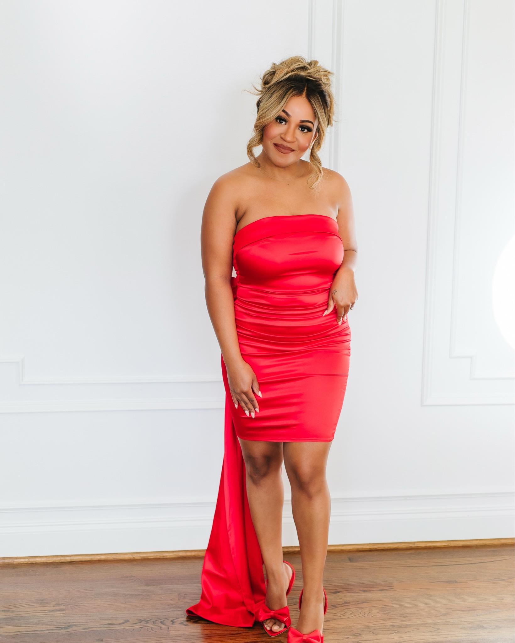 This dress is absolutely adorable! I love the bow detail. It’s the perfect Valentine’s Day dress. ❤️❤️

valentine’s day outfit // structured mini dress // chic and flirty // date night style // trendy fashion // affordable looks // shein dress