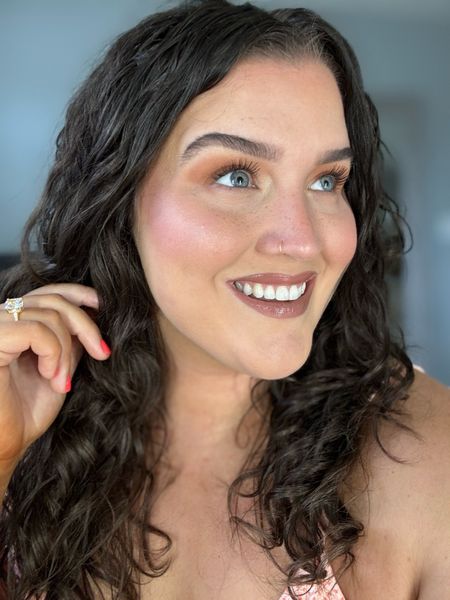 Summer glowy makeup look ✨ 
Tarte Shape Tape GlowBar + brush duo on sale 30% off. The perfect light pink and champagne highlight 
Faux freckle pen to finish off look

#LTKBeauty #LTKFindsUnder50 #LTKStyleTip