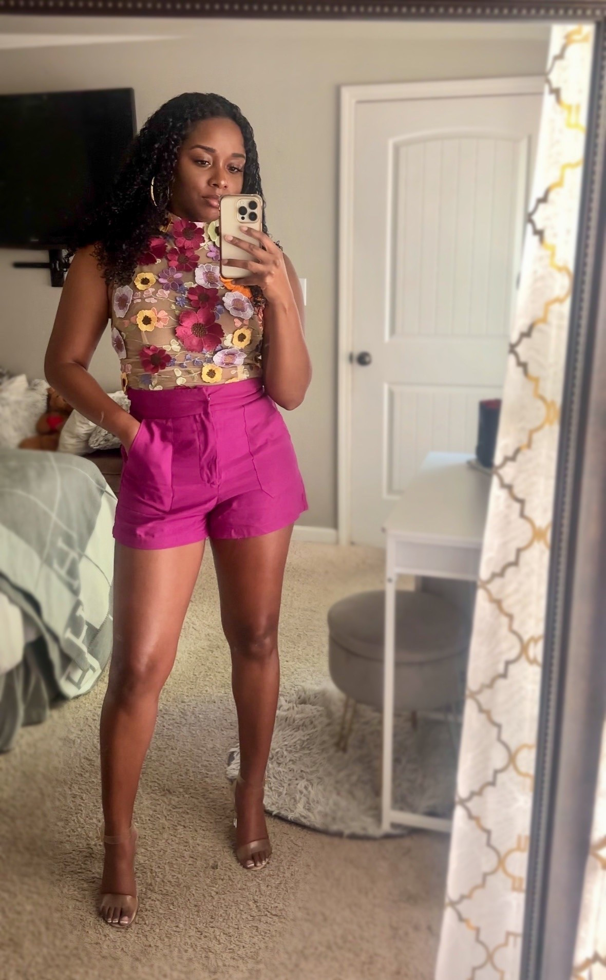 Floral brunch outfit 💐

Fuchsia, floral, sunflower, mesh