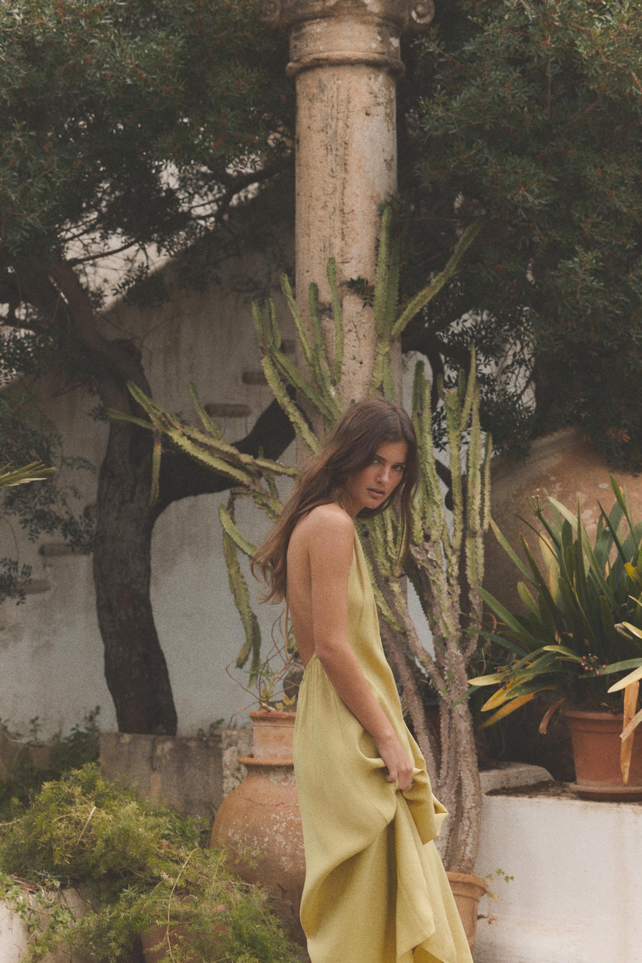 FLOWING HALTER DRESS | Zara UK