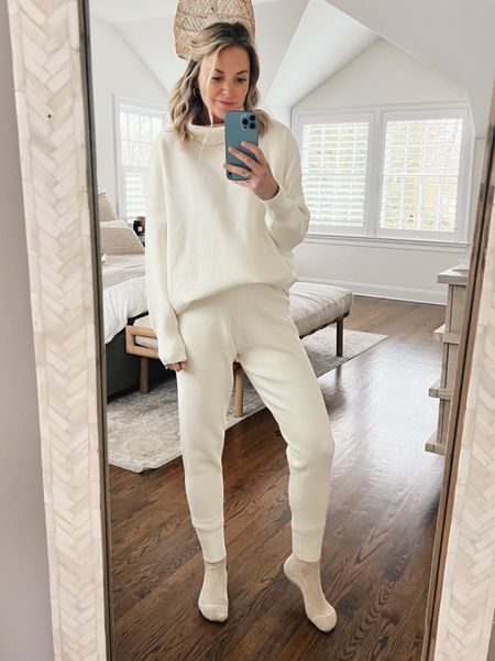 The coziest varley set // top fits tts, but sized up to the medium to fit the bump // wearing normal size small in bottoms 

loungewear, bump friendly 

#LTKSeasonal #LTKbump #LTKHoliday