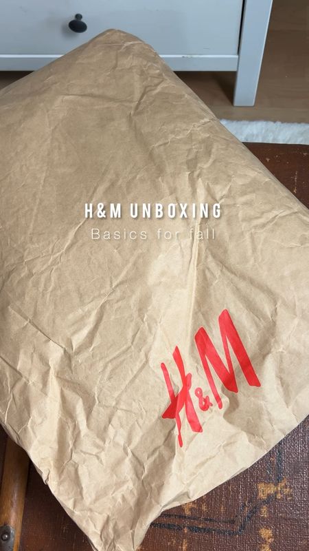 H&M Unboxing, basics for fall, the perfect basic jeans and basic sweater 🫶🏼🍂

#LTKVideo #LTKfindsunder50 #LTKeurope