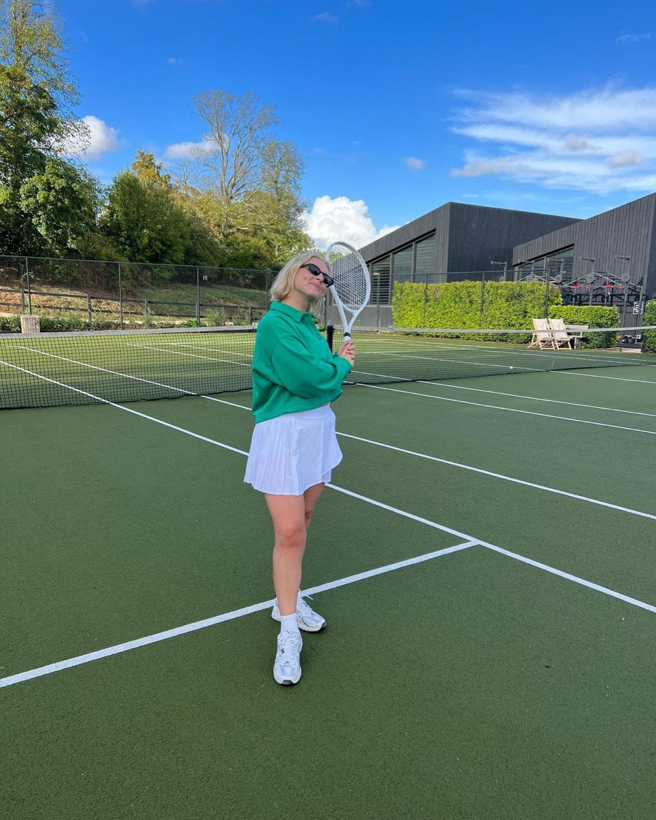 Serving nothing but looks at the Ouai x Soho Farmhouse event! Pleated skirts are BACK. Who knew? 

#LTKSeasonal #LTKstyletip #LTKeurope