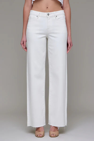 [LOGAN] Pearl Wash Clean Cut 32" Inseam Dad Jean | Hidden Jeans