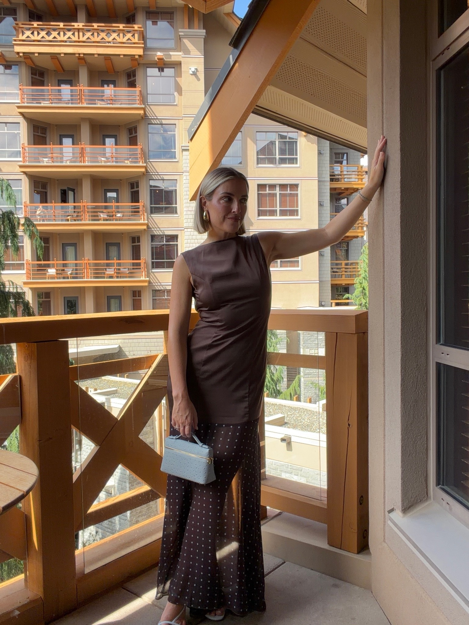 This color combo is everything!!! Plus, dress is under $100.