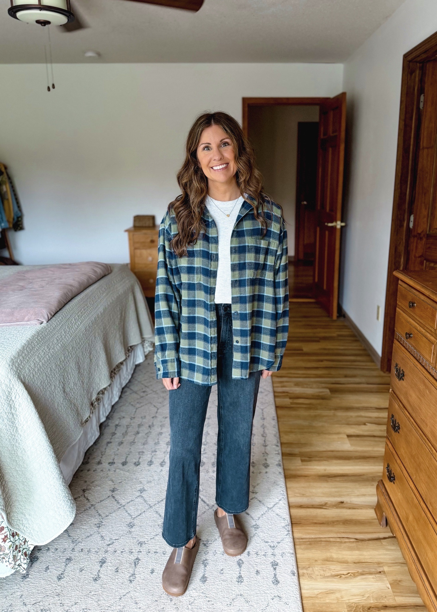 Flannel and black jeans🖤 Easy Fall outfit for moms! 

small in my tee, xxs in my flannel (100% cotton!) and 24 in the 26” inseam (extra short) in my jeans. My Seavees clogs are size 6!