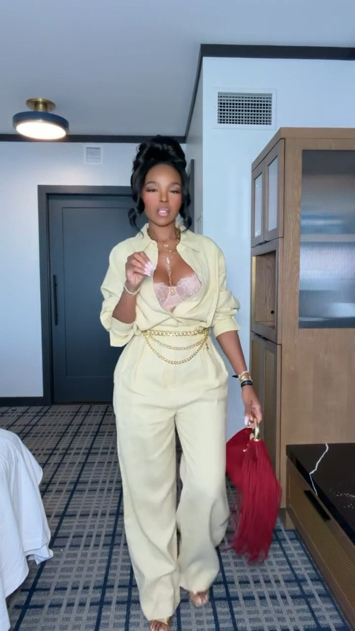 Going out outfit✨ Everything from this look is linked below. 👇🏽

Wearing: Size Small | 5’4” | 140 lbs | 34D-27-40

📲   Download the FREE LTK app & follow me (@kirasfashionfinds) to shop all my daily finds.  #LTKootd #LTKPetite #LTKU