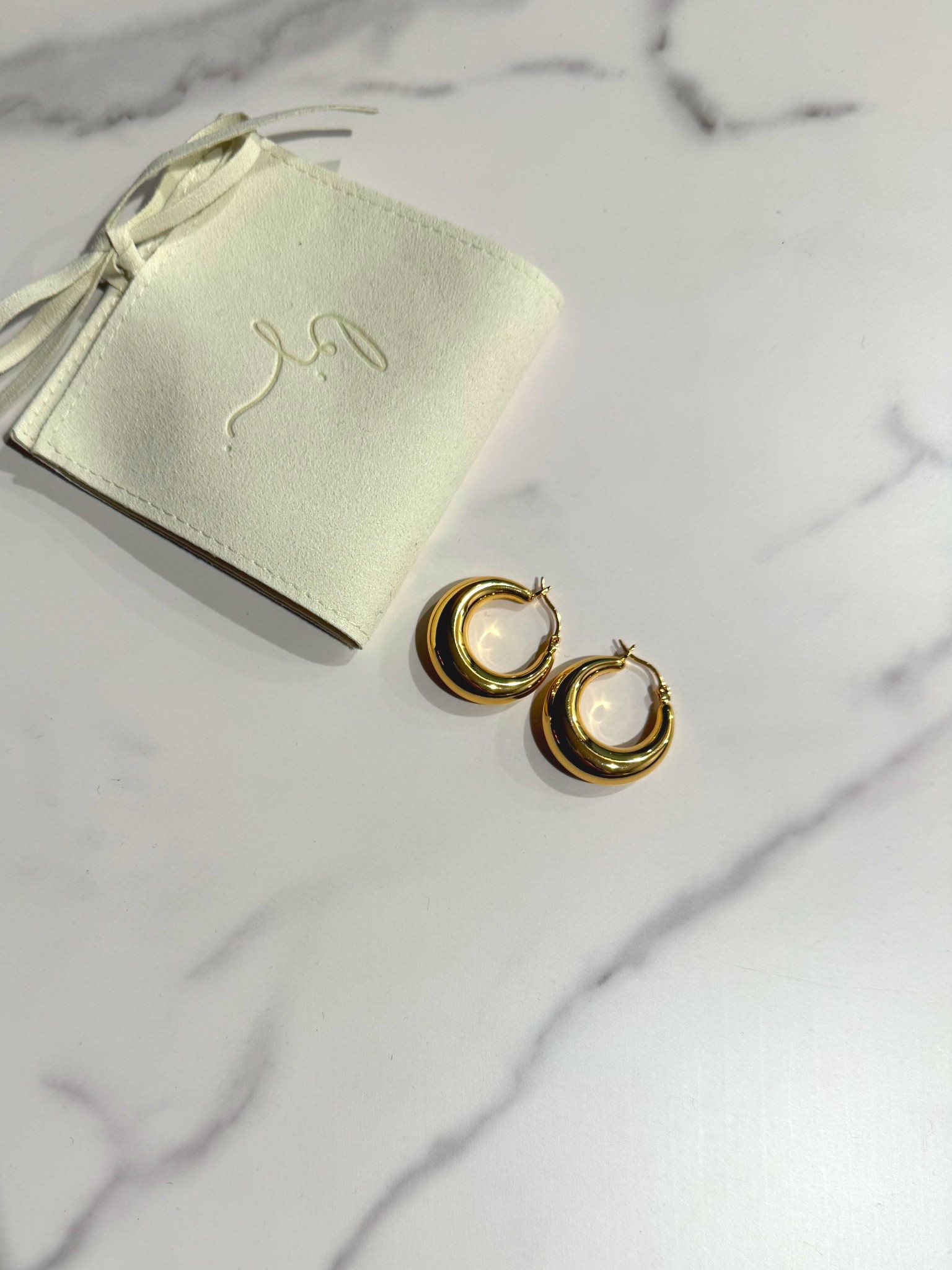 #ad @bonheurjewelry 
the cutest puffy hoops a girl could have 

#LTKootd #LTKdayinmylife #LTKValentine