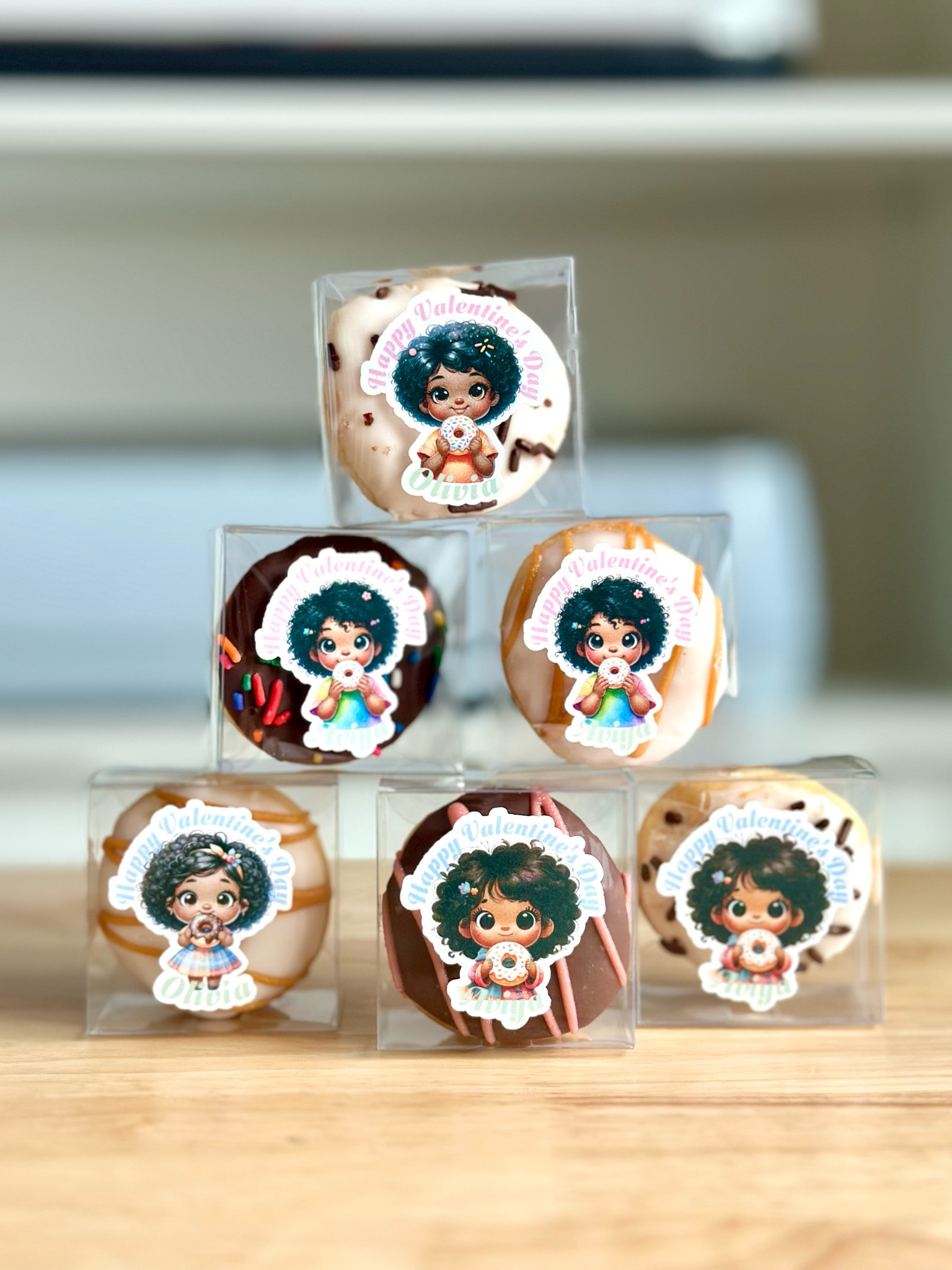 Make the cutest mini donut boxes 