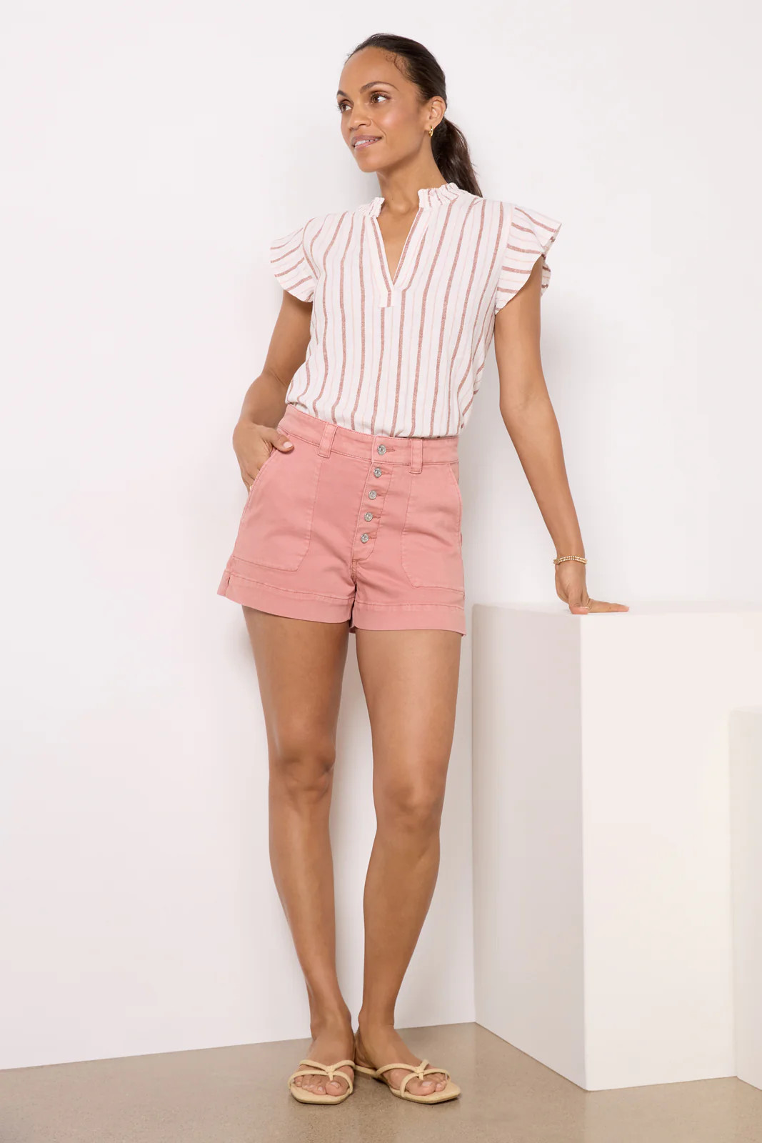 Maysylie Short w/ Exposed Buttons | Evereve