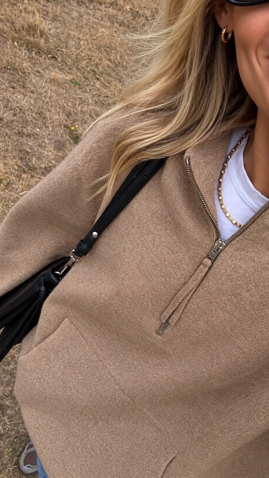 My new favorite fall cozy zip sweater  ￼