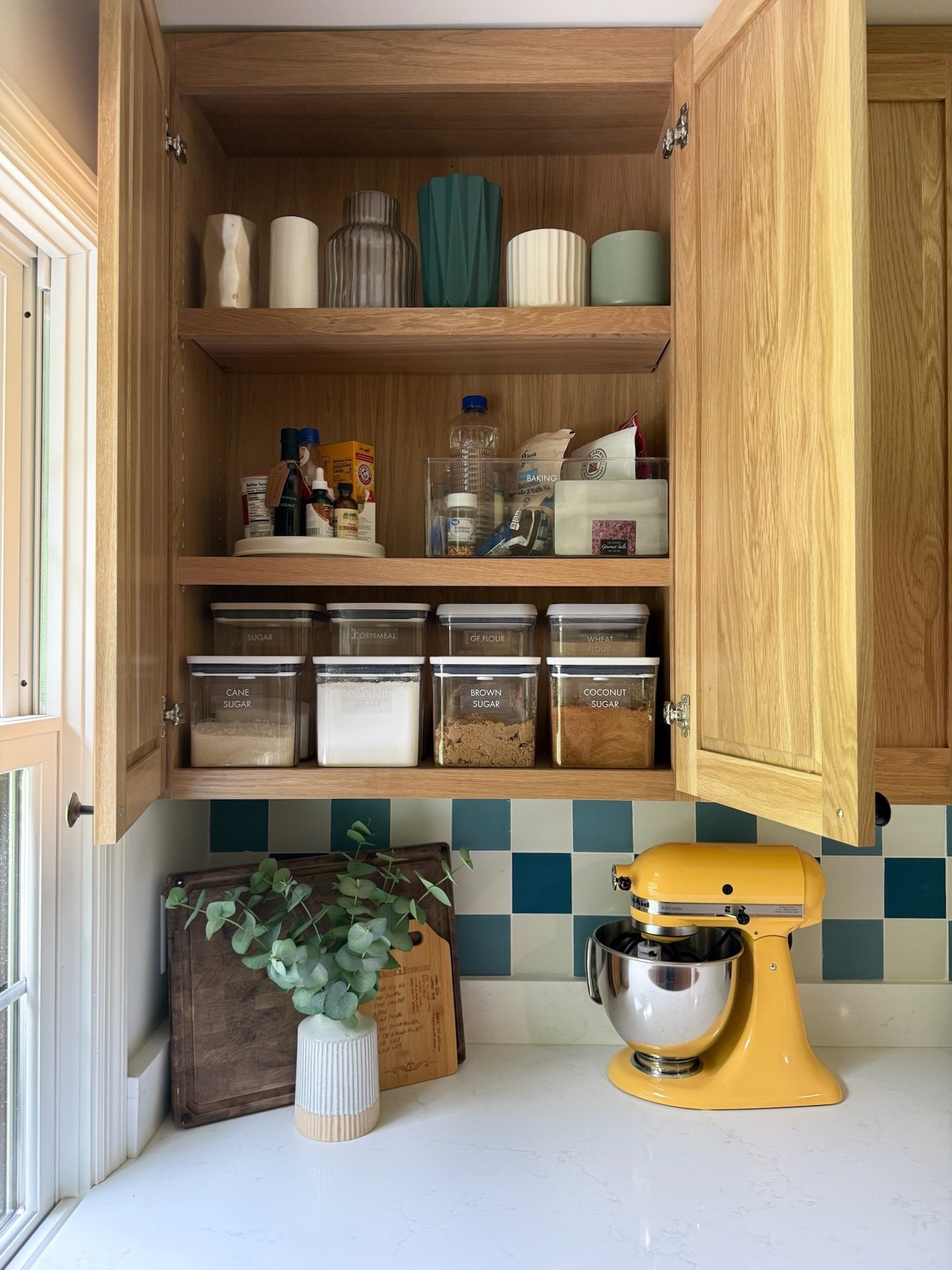 Ever buy baking ingredients you already had? Sounds like a pantry problem.

🎄OUR TIP: Decant flour, sugar, and baking staples into clear containers and place on the same shelf so you can see what you have! 

#LTKHoliday #LTKSeasonal #LTKHome