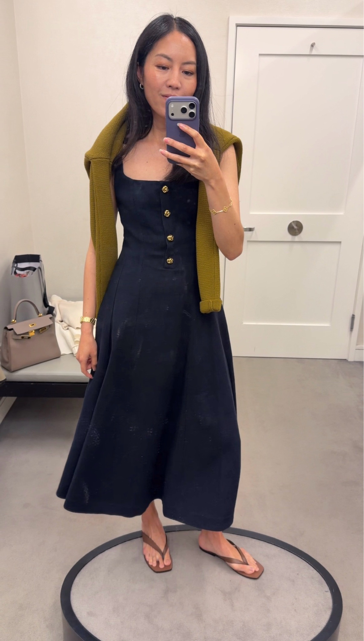 Dress on sale!

#Nordstrom
#AnniversarySale
#longdress
#summerdress
#navydress

#LTKootd #LTKgrwm #LTKSaleAlert