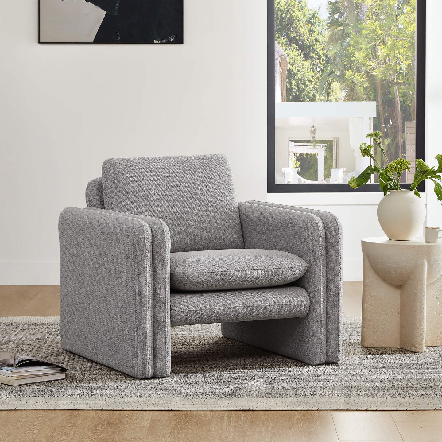 Kallen Modern Lounge Armchair | Luxurious Comfort | Chita