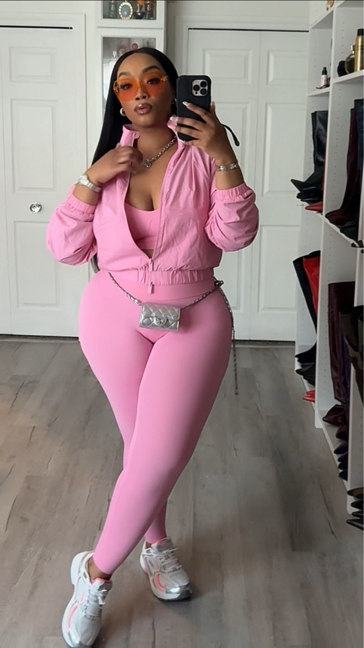 Hey Beauties 🩷

Consider this my cheat day for the week 😌 This was my #OOTD recently. I have posted it before but I didn’t get a chance to wear it out up until now. Also, I will be wearing this again cause it’s just so fire 😌

Bra & Leggings Large
Jacket Medium 


#LTKgrwm #LTKSpringSale #LTKootd