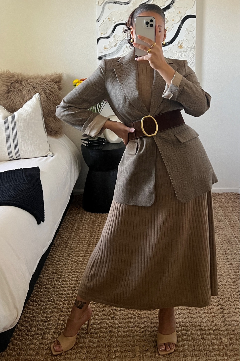Paired this maxi sweater dress with a blazer. Waist belt to accentuate the body. Love the fall season of layering! 

#LTKshoecrush #LTKstyletip #LTKworkwear