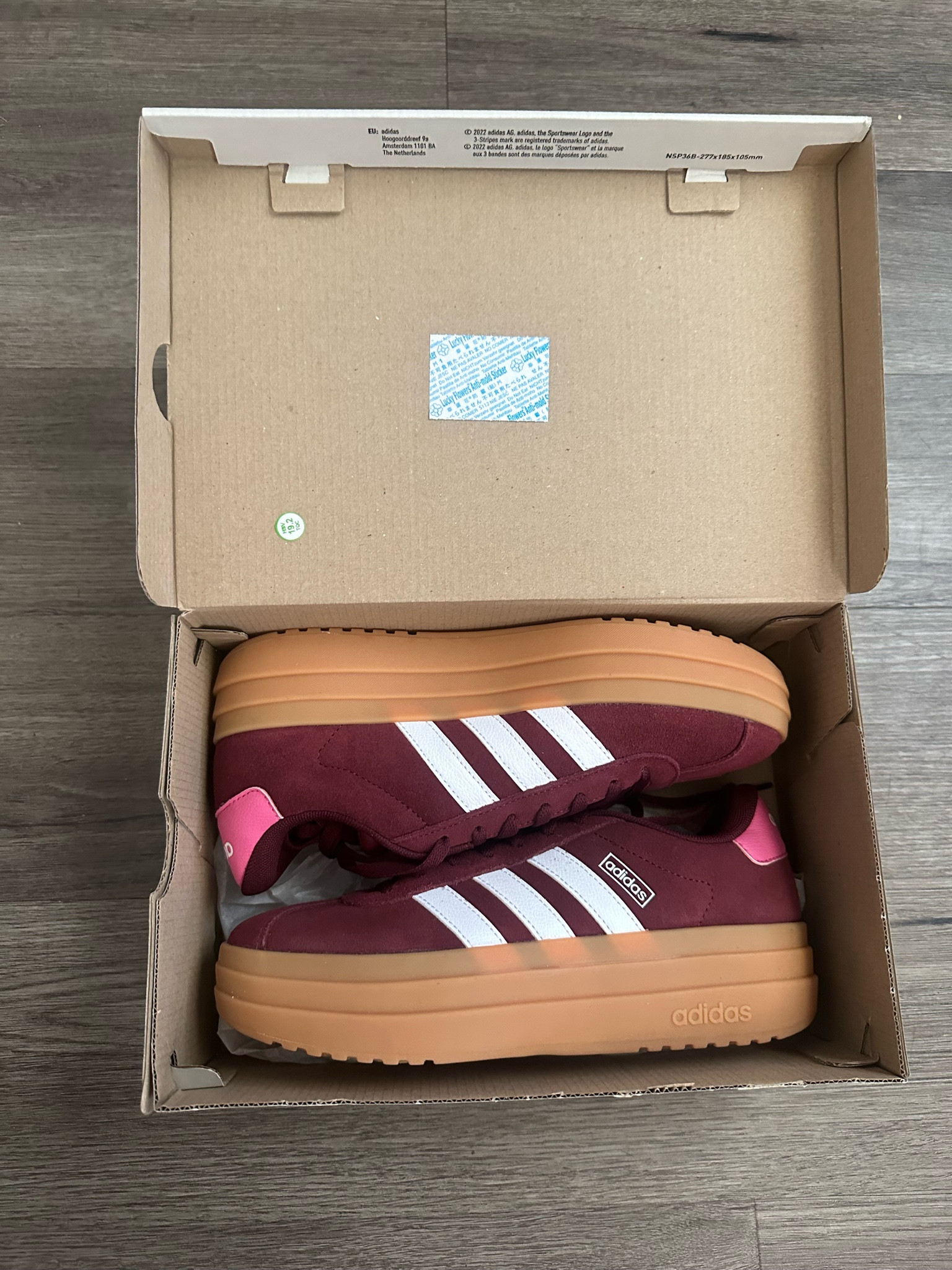 Adidas gazelle, fall shoe, fall shoes, burgundy adidas, burgundy gazelle, burgundy platform sneakers 
