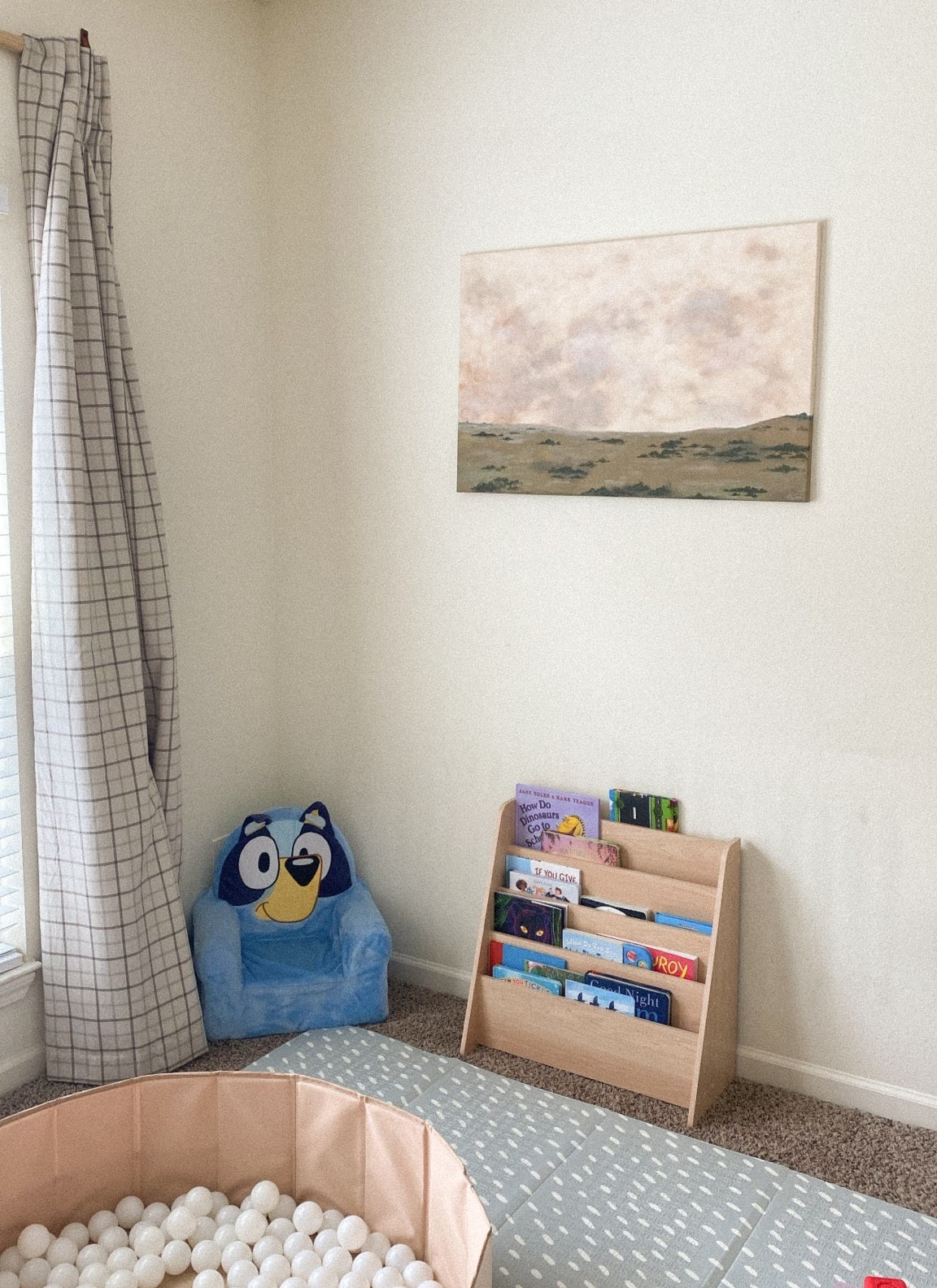 a bluey reading corner 🤍

#LTKHome #LTKKids #LTKSaleAlert