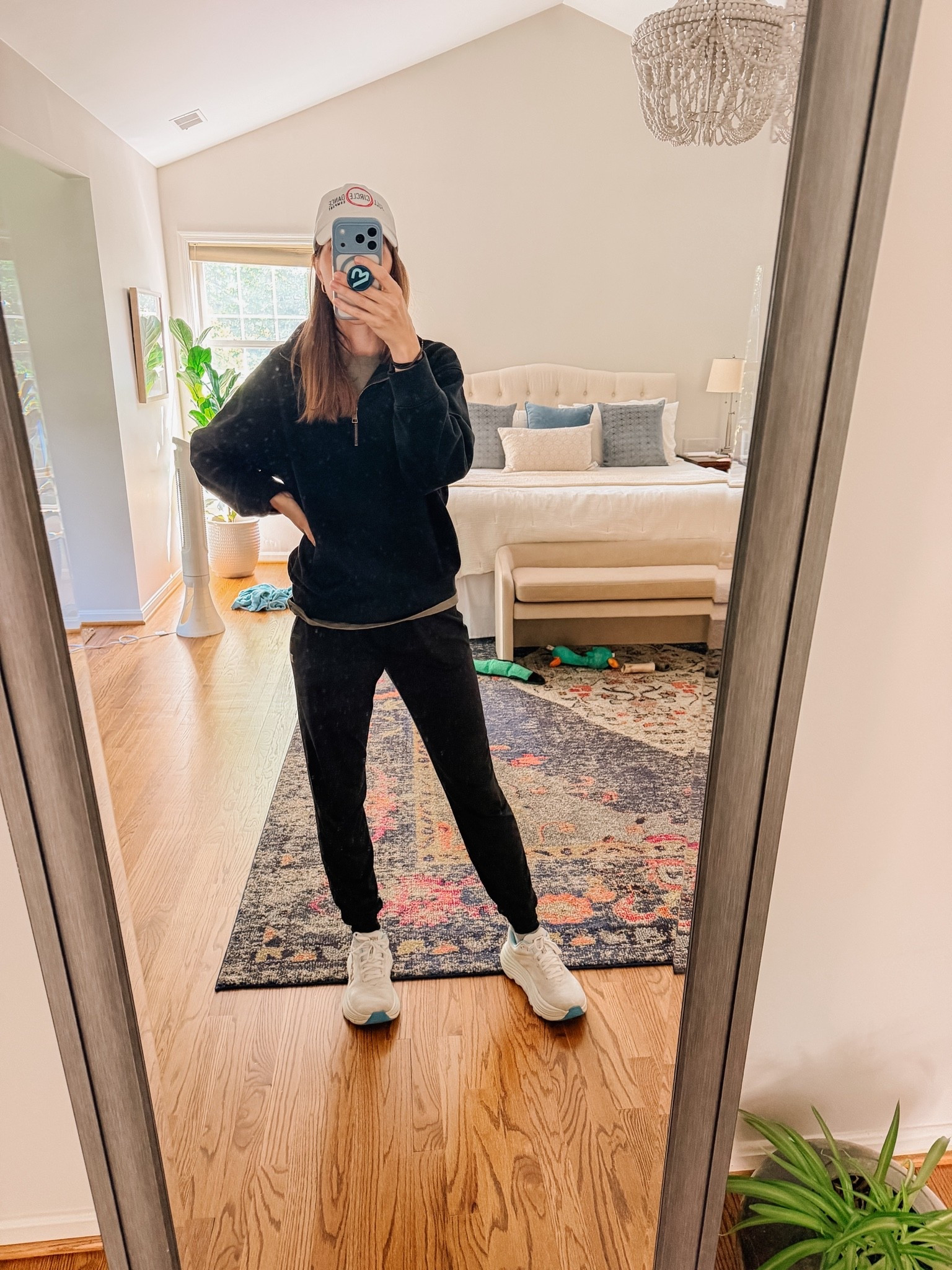 Sports mom uniform

#LTKootd #LTKdayinmylife #LTKmomlife