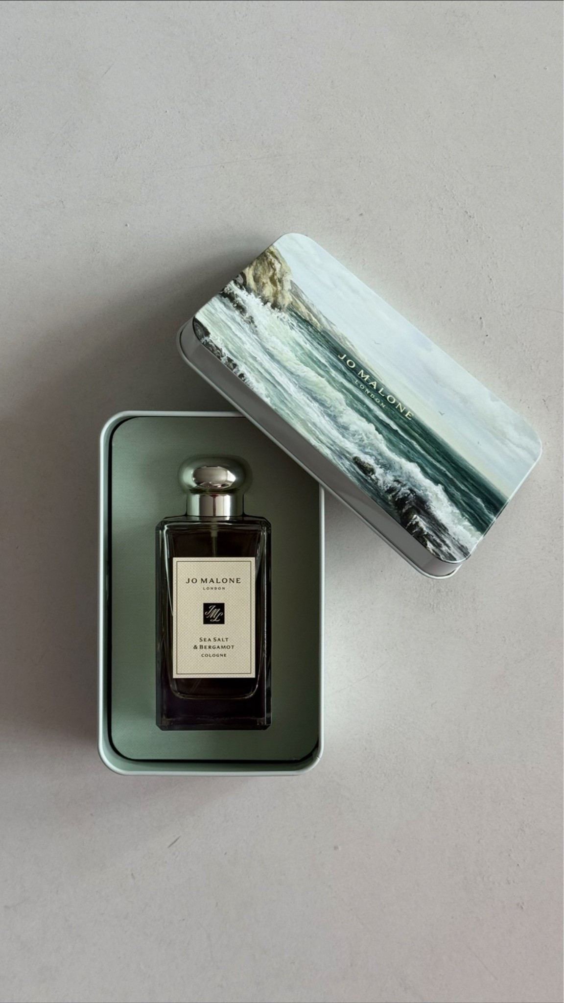 Sea Salt & Bergamot

A fresh, coastal-inspired fragrance with airy sea salt and bright bergamot notes. Clean, crisp and effortless, with a beautifully illustrated Jo Malone tin that makes it feel especially gift-worthy.

#LTKbeauty #LTKsummer #LTKFashionMonth