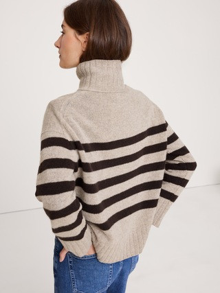 Oversized Cashmere Turtleneck Sweater | Banana Republic (US)