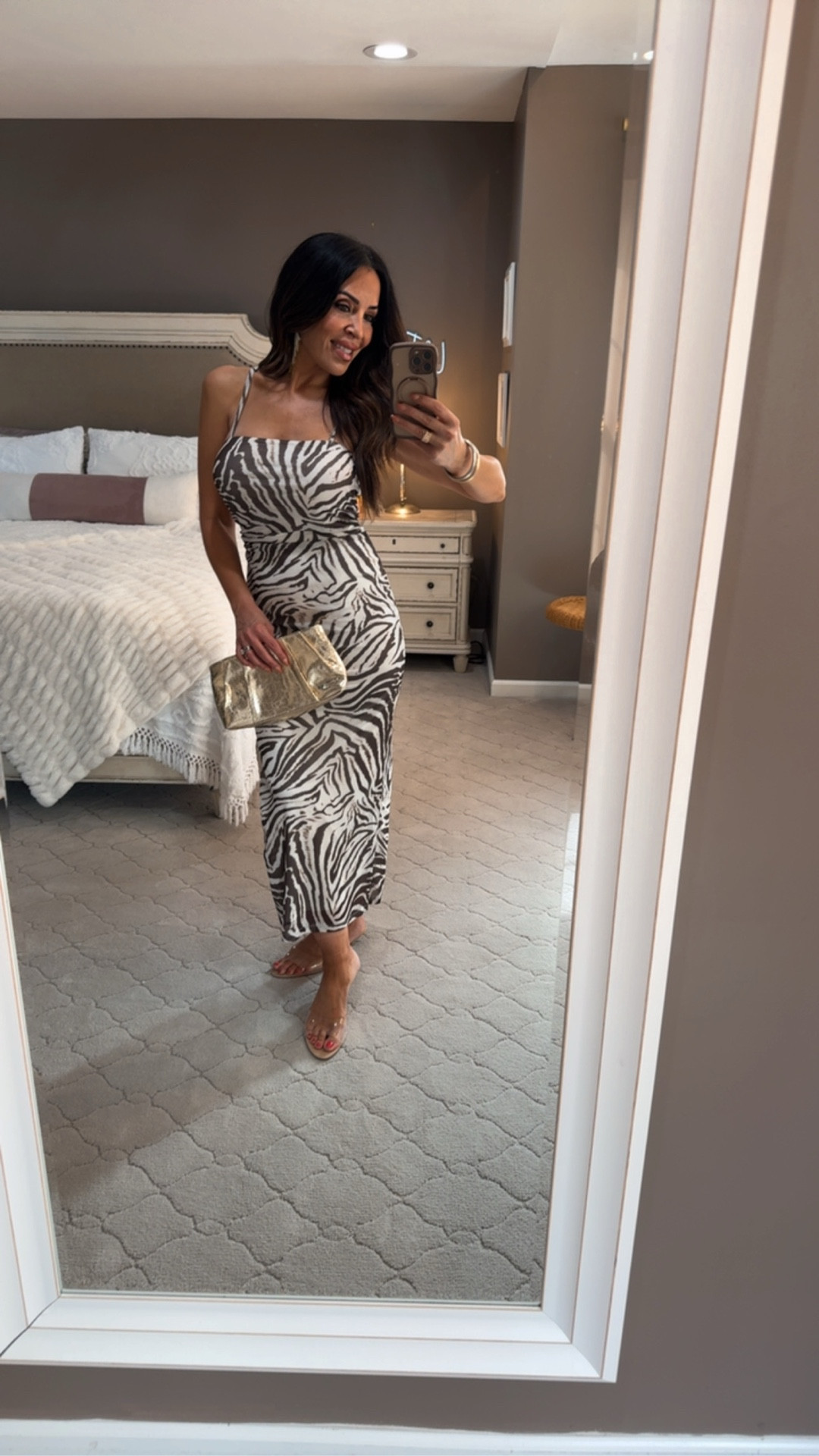Zebra print is having a major moment, and Walmart is absolutely delivering! 🦓✨
Whether you want to keep it casual in cargos, chic in a maxi skirt, or go full glam in a midi dress, these pieces are high-quality, budget-friendly, and perfect for your next OOTD.
The Zebra Edit:
• The Cargos: Structured yet comfortable for a street-style vibe.
• The Skirt: A sleek silhouette that pairs perfectly with a simple tube top.
• The Dress: Stunning strappy back detail that looks way more expensive than it is!
Which look is your favorite: 1, 2, or 3? Let me know in the comments! 👇
#WalmartStyle #WalmartFinds #ZebraPrint