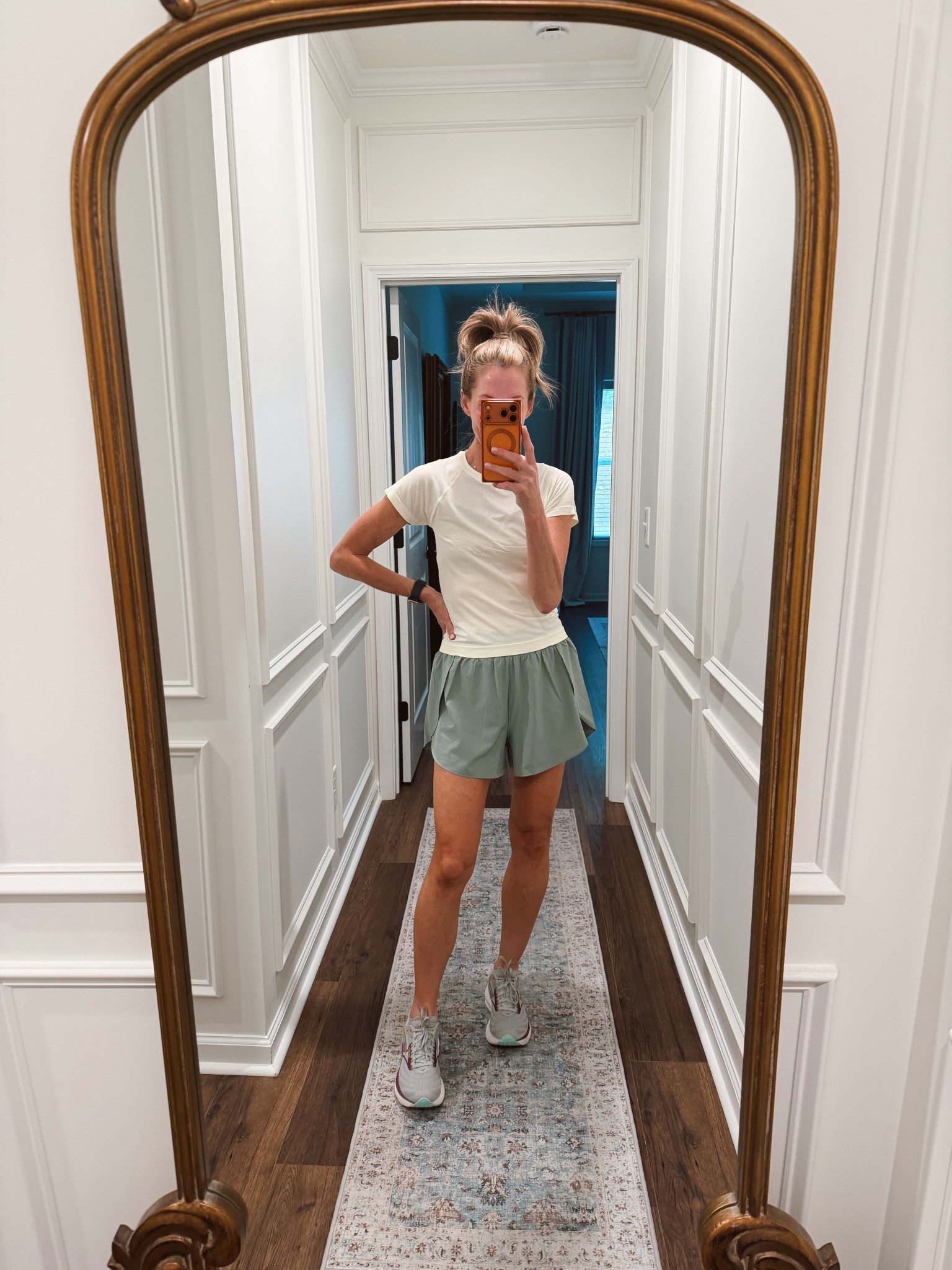 Saturday morning OOTD 
AERIE running top and shorts 