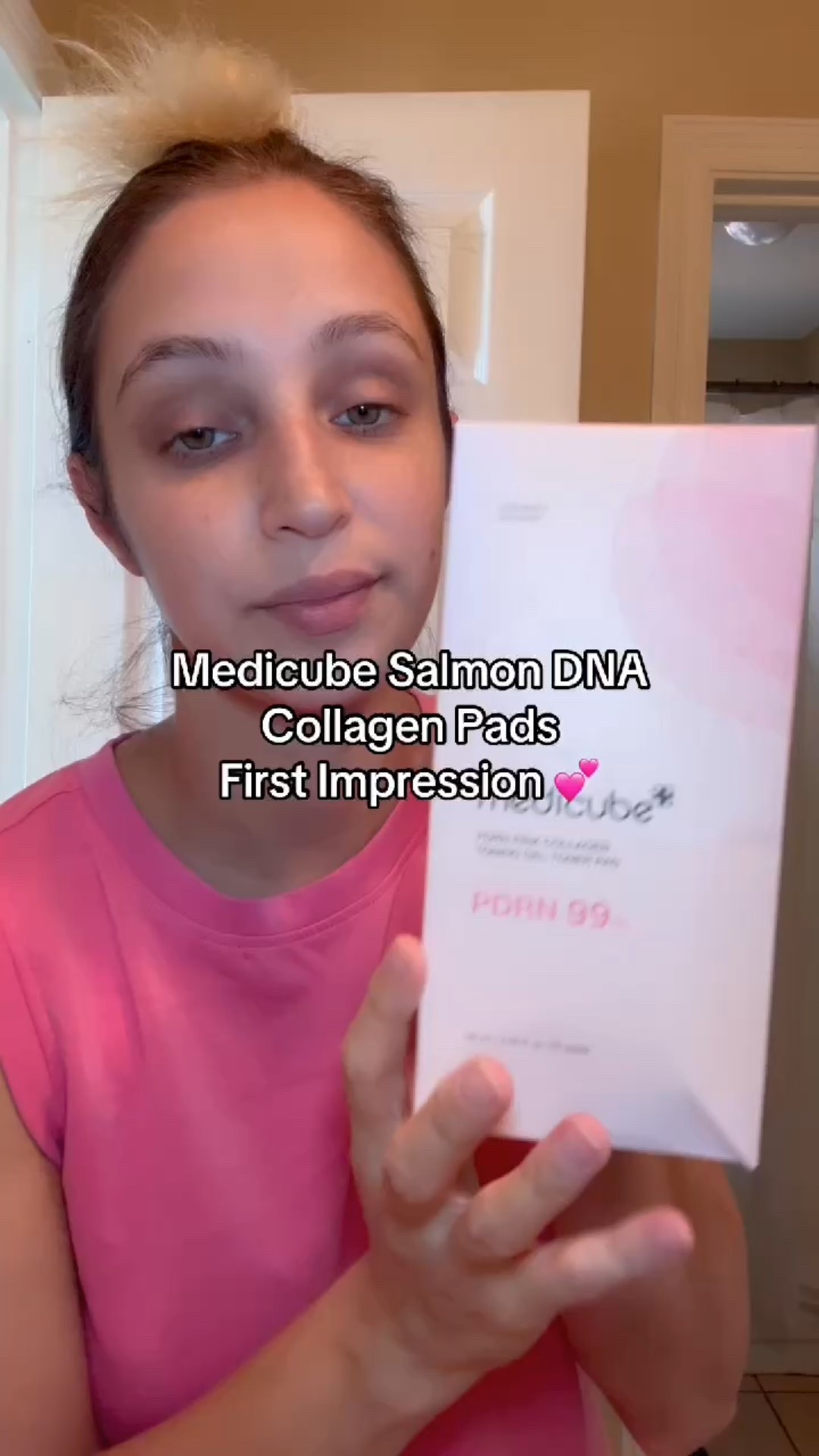 Medicube PDRN Pink Collagen Jelly Gel Pads – Bouncy gel-toner pads infused with ultra-low molecular collagen (200 Da) for deep penetration and elasticity. Formulated with Salmon DNA PDRN, niacinamide, and madecassoside to brighten, soothe, hydrate, and target uneven tone and texture.