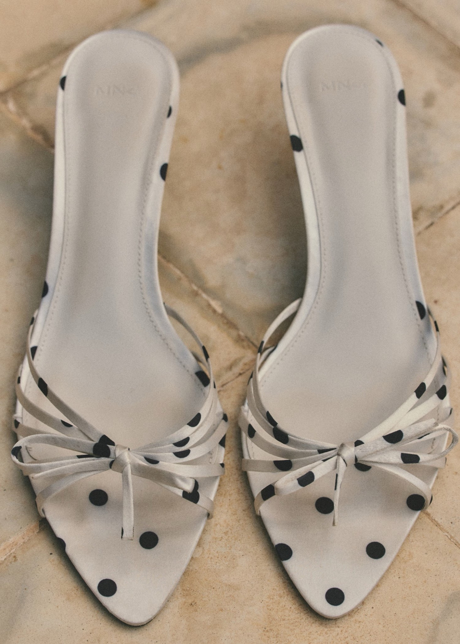 Polka-dot sandals ⚪️⚫️ I’m not usually a polka-dot girlie, but these won my heart. 🫶🏻

#polkadots #sandals #heels #mango #shoes 

#LTKgrwm #LTKootd #LTKOver40