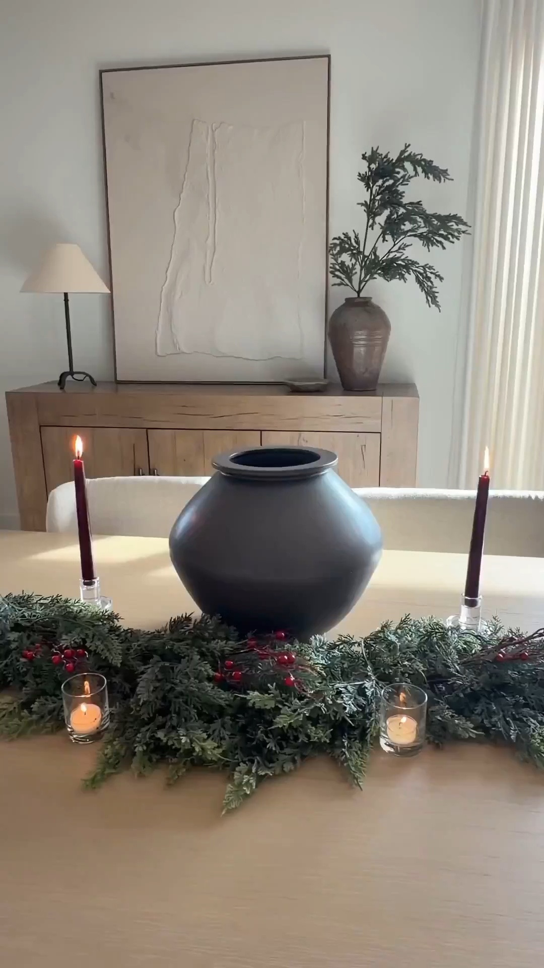 Viral garland styled three ways 🎄

#christmasgarland #ltkholiday #ltkhome #neutralchristmas #cozychristmas #holidaydecor #christmasaesthetic #holidaystyling #christmasdecorideas #fauxgreenery #christmastablescape #christmasstaircase #garlandstyling #viralgarland


#LTKHome #LTKHoliday #LTKSaleAlert