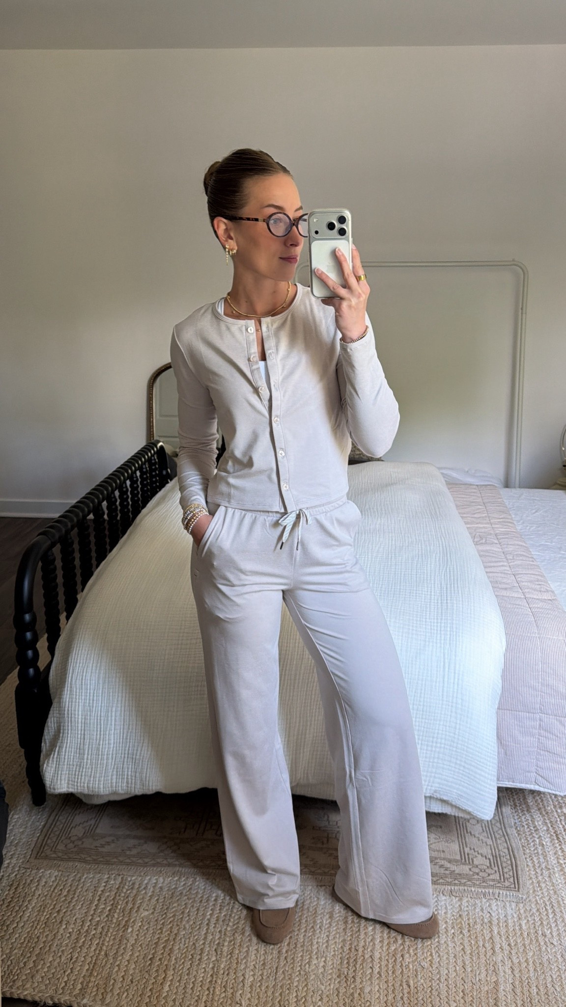5/21/26 Vuori DreamKnit™️everyday layers @vuoriclothing #vuoripartner

The softest, easiest layers that moved with me through the entire day 🤍 these Vuori DreamKnit™️ pieces are the perfect mix of comfortable and elevated, whether I’m working, walking, or just easing through everyday life. Everything is linked here ✨

#LTKootd #LTKSeasonal