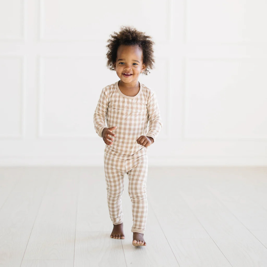 Long Sleeve Pajamas in Gingham Bisque | Kyte Baby